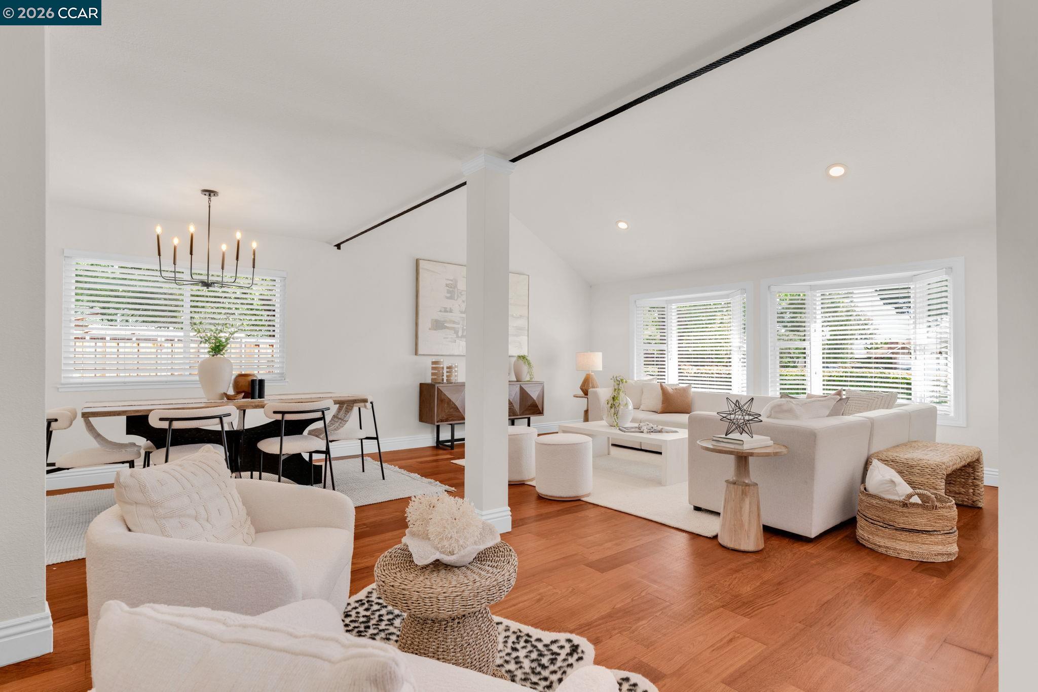 880 El Capitan Dr