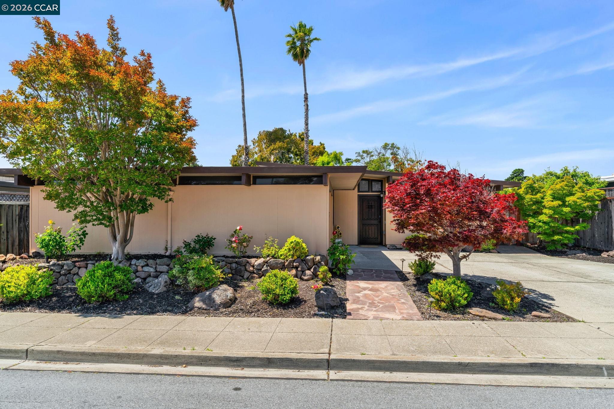 980 Crane Ave
