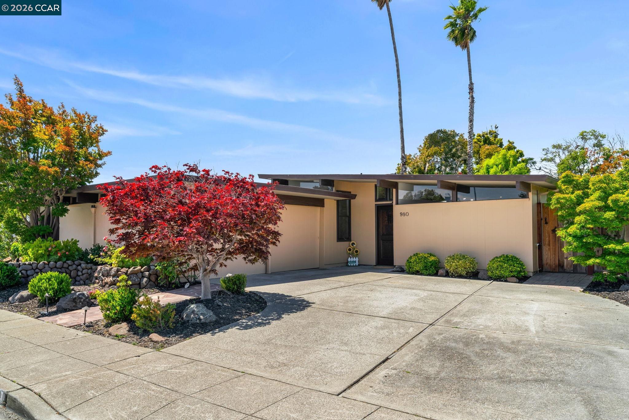 980 Crane Ave