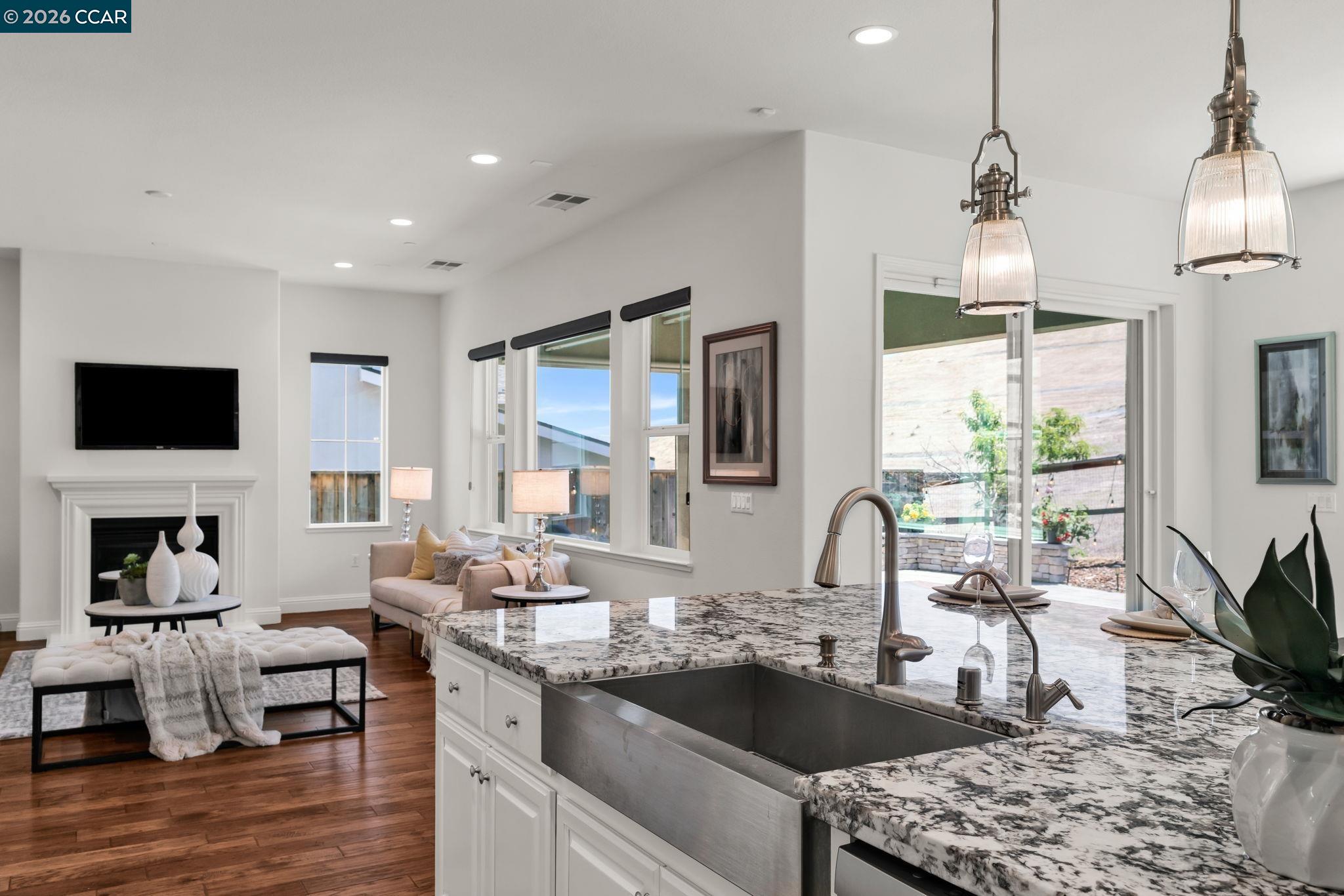 4252 Oak Knoll Dr