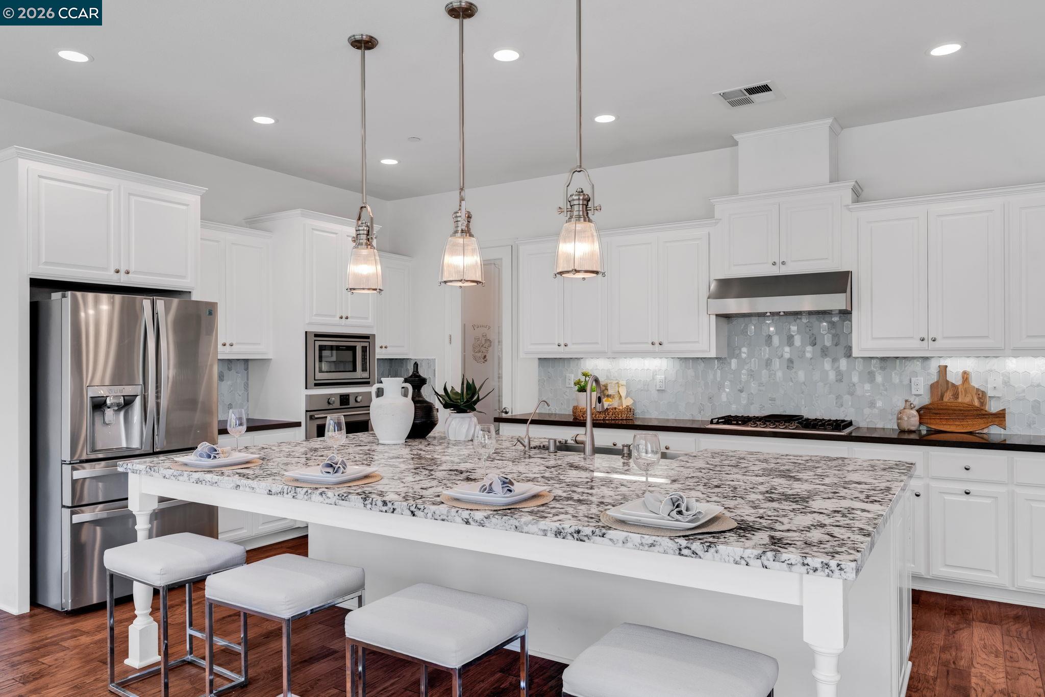 4252 Oak Knoll Dr