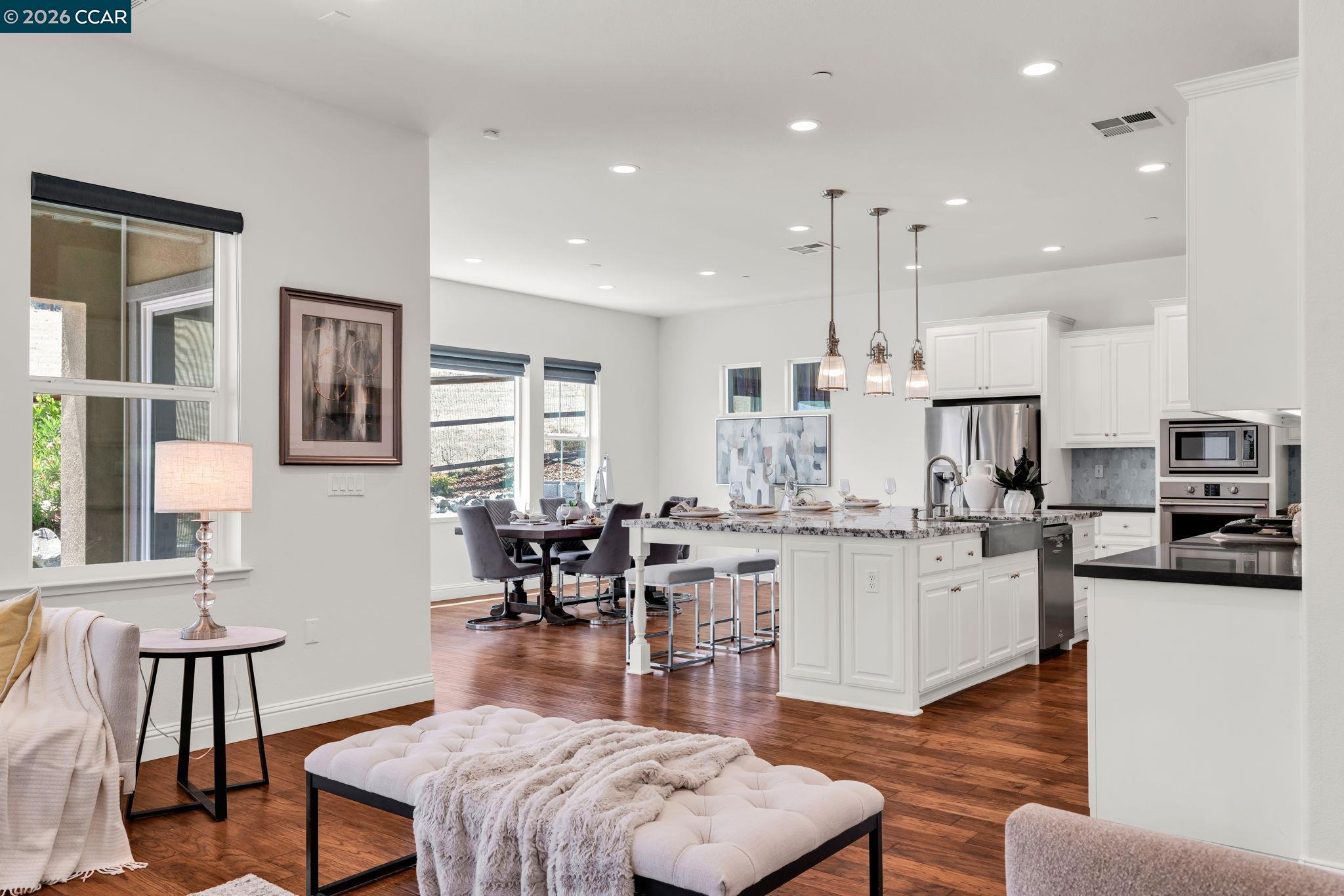 4252 Oak Knoll Dr