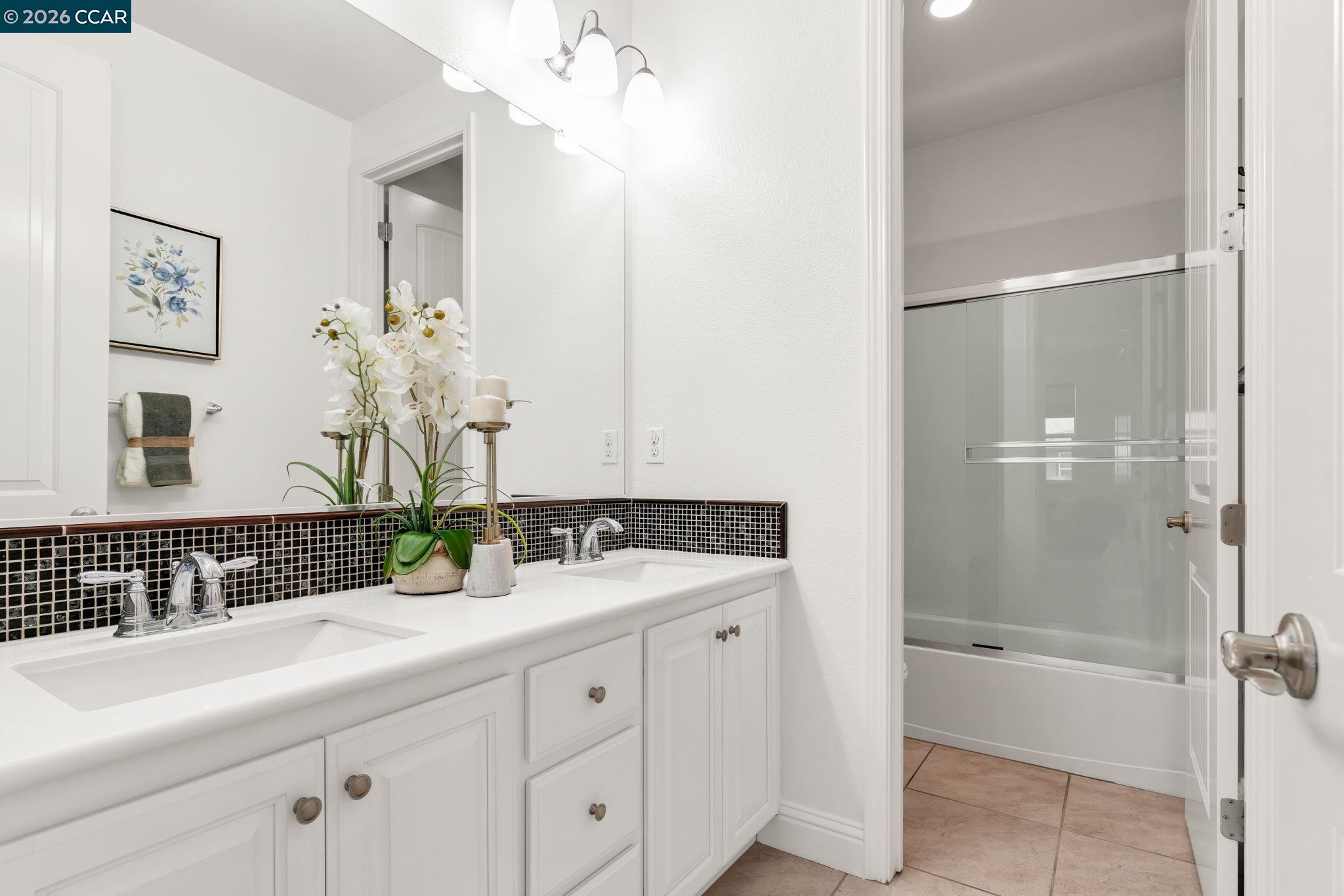 4252 Oak Knoll Dr