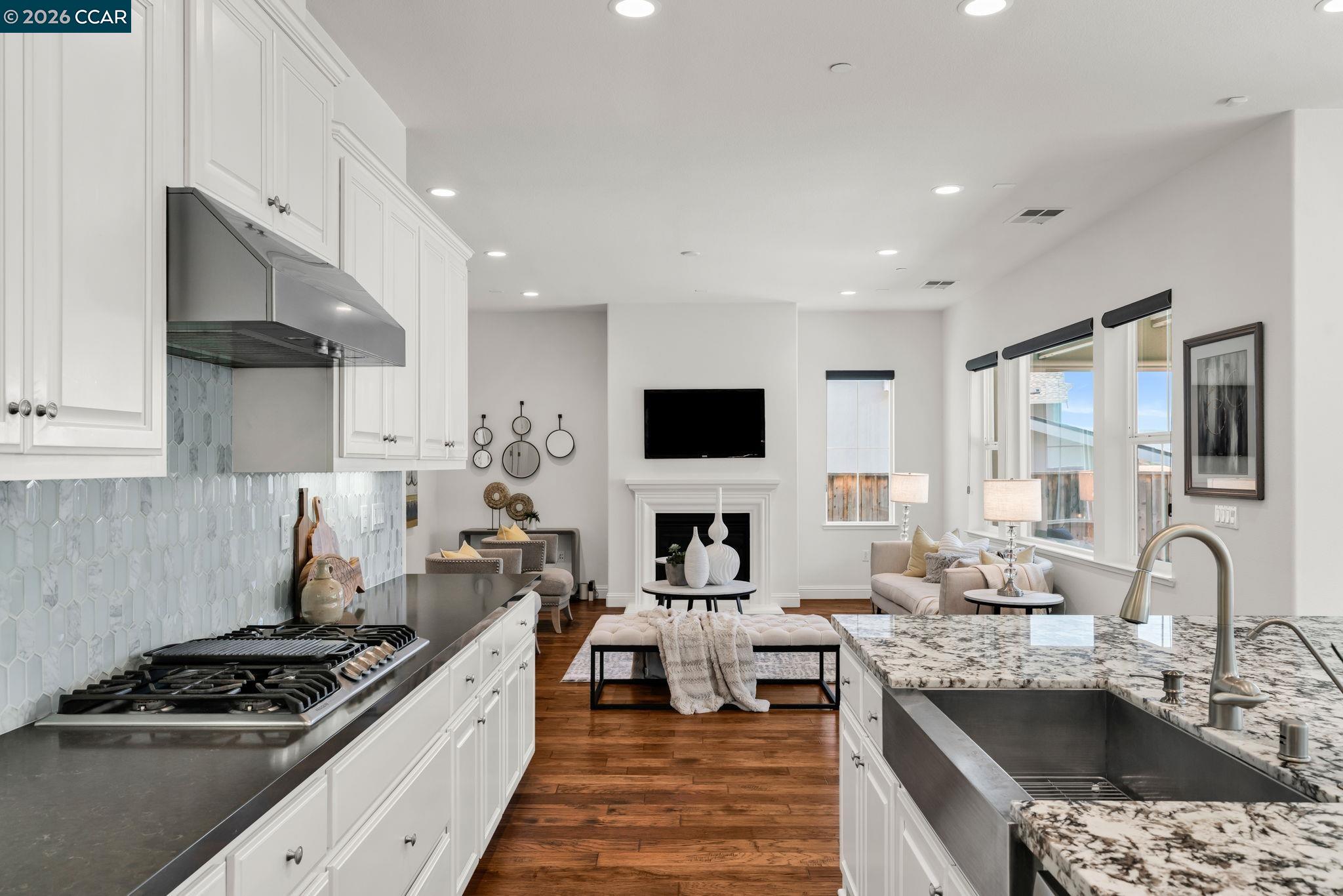 4252 Oak Knoll Dr