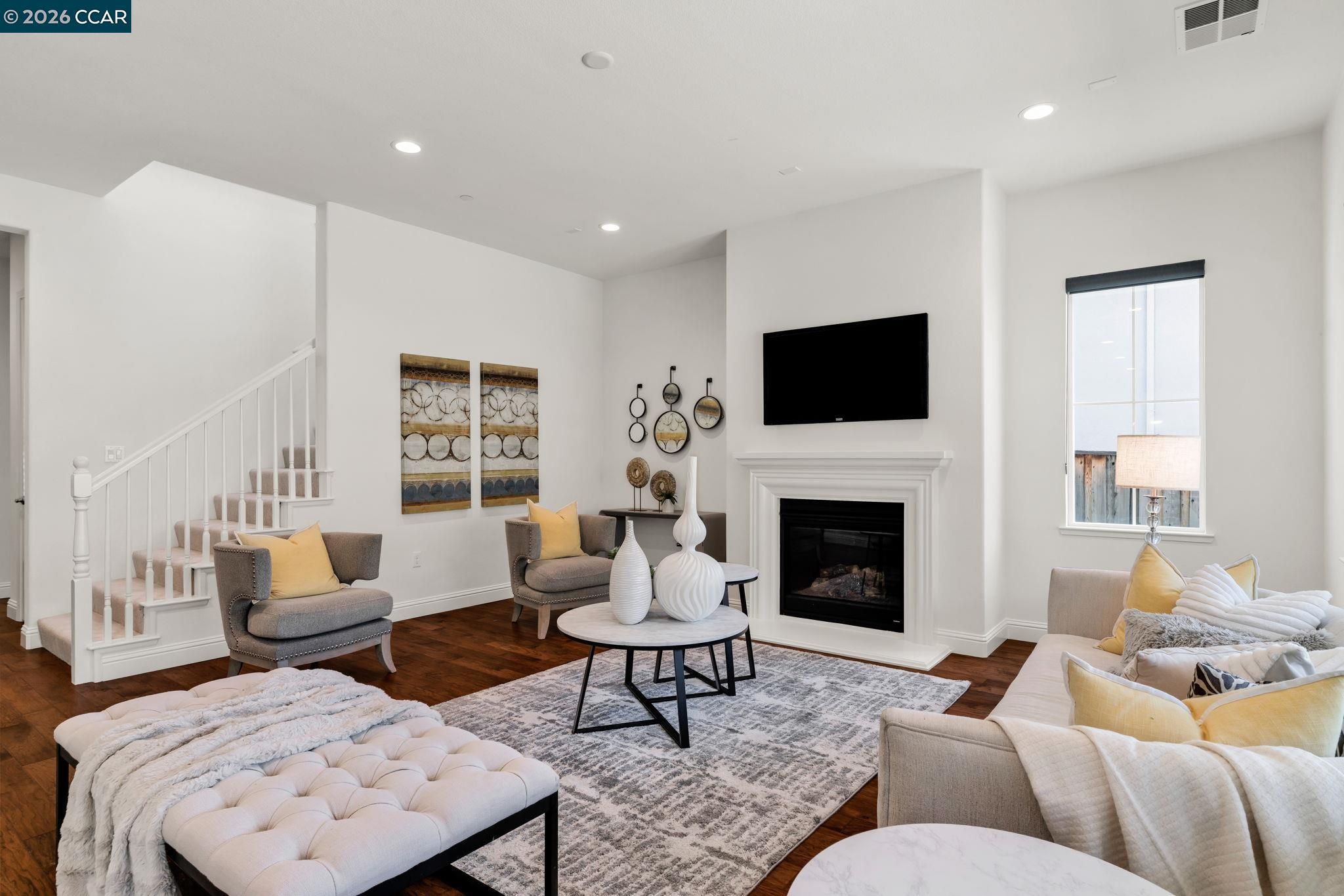 4252 Oak Knoll Dr