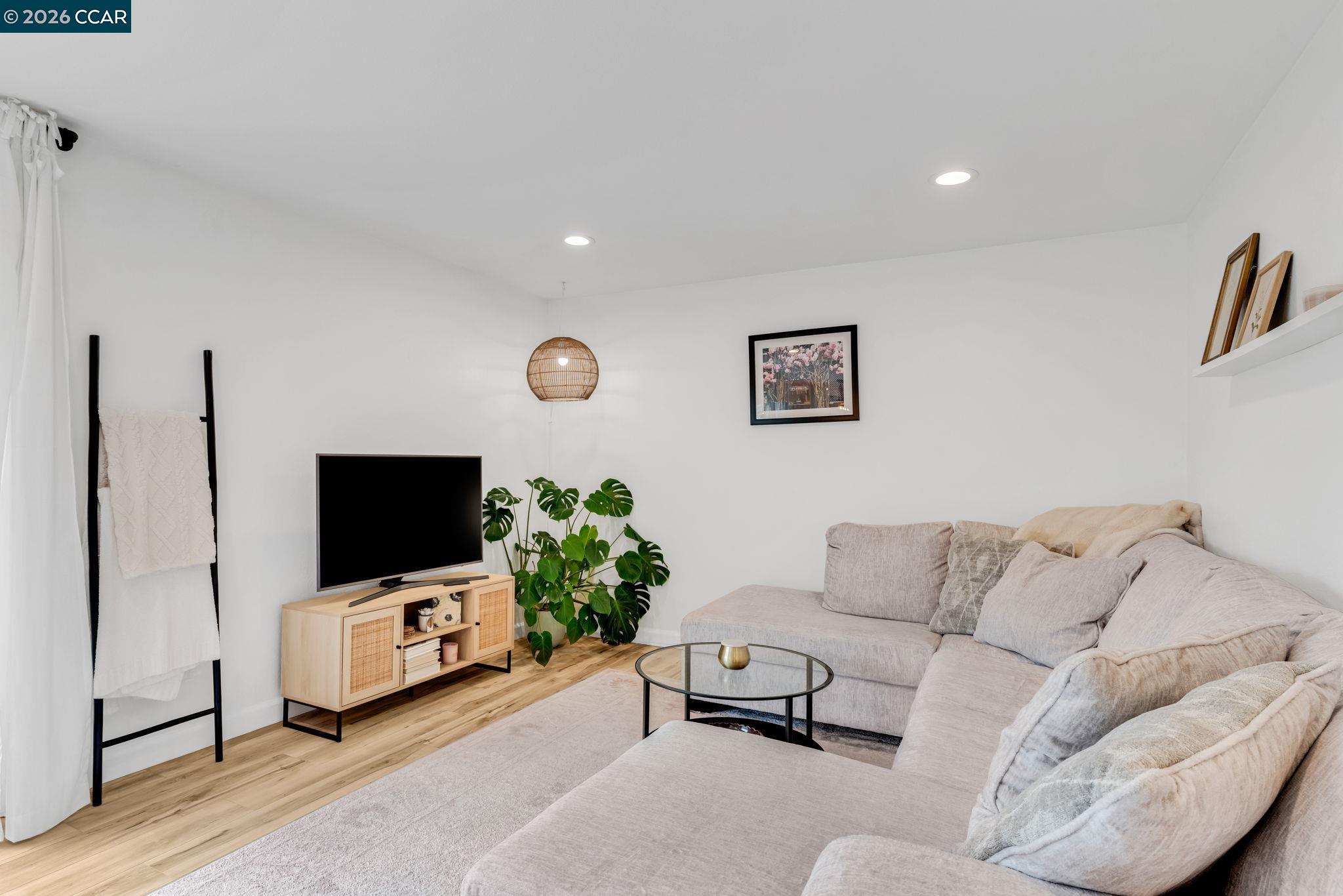 825 Oak Grove Rd # 30