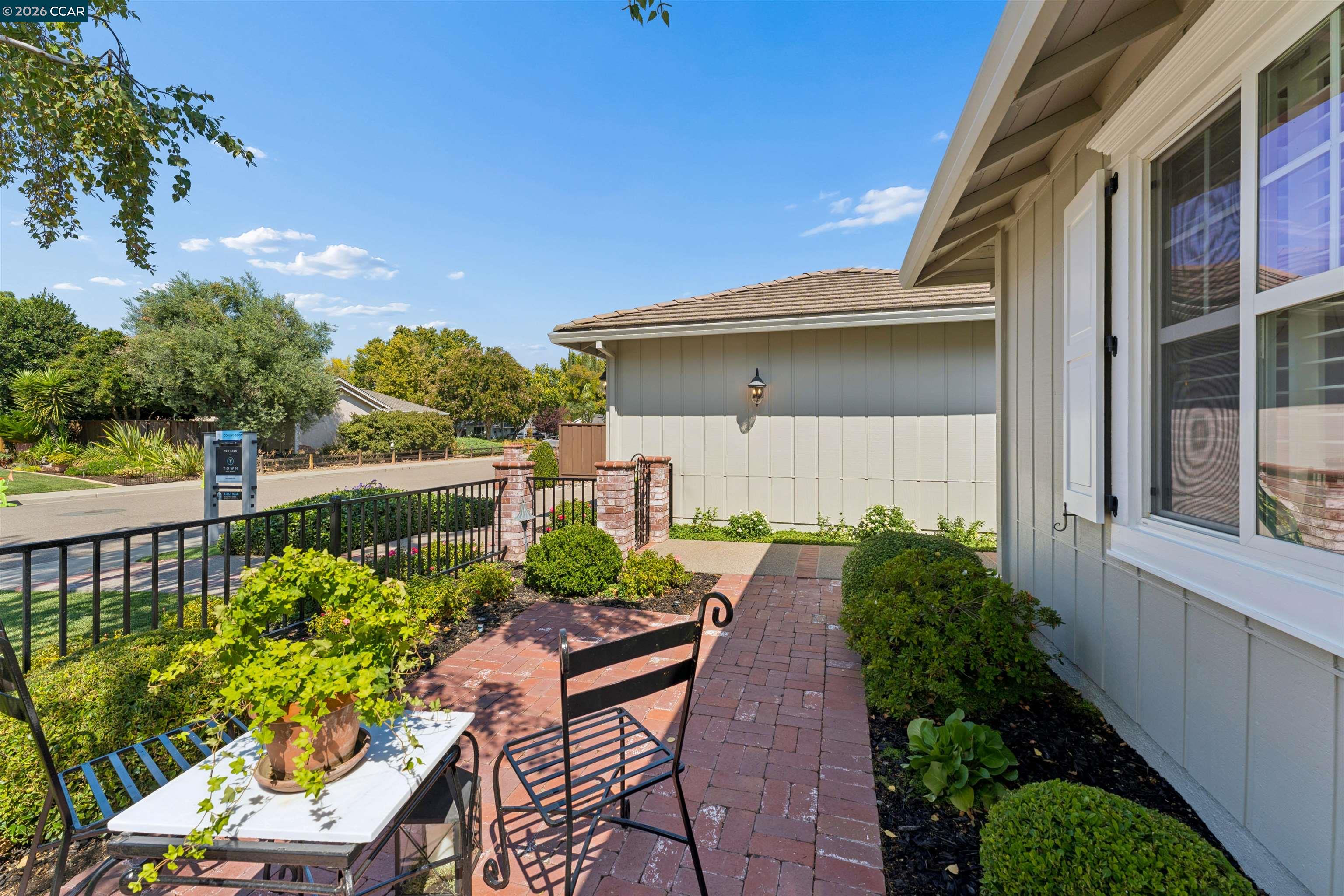 1091 Harvest Cir