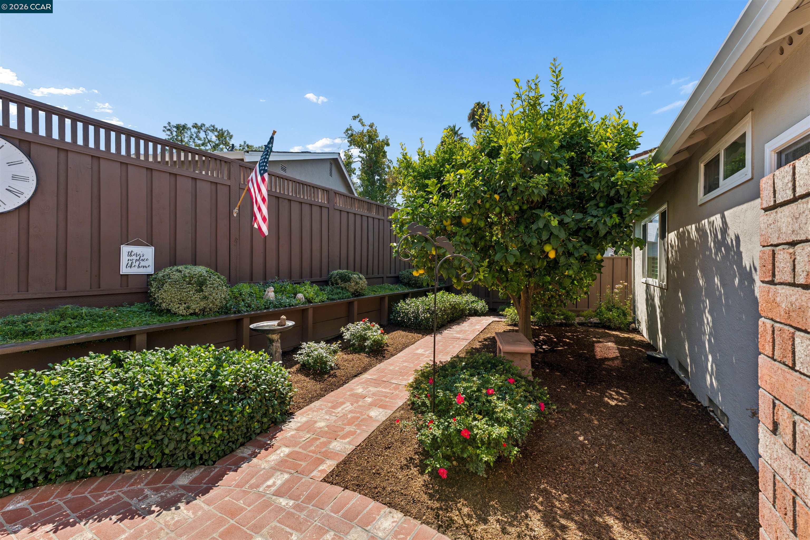 1091 Harvest Cir
