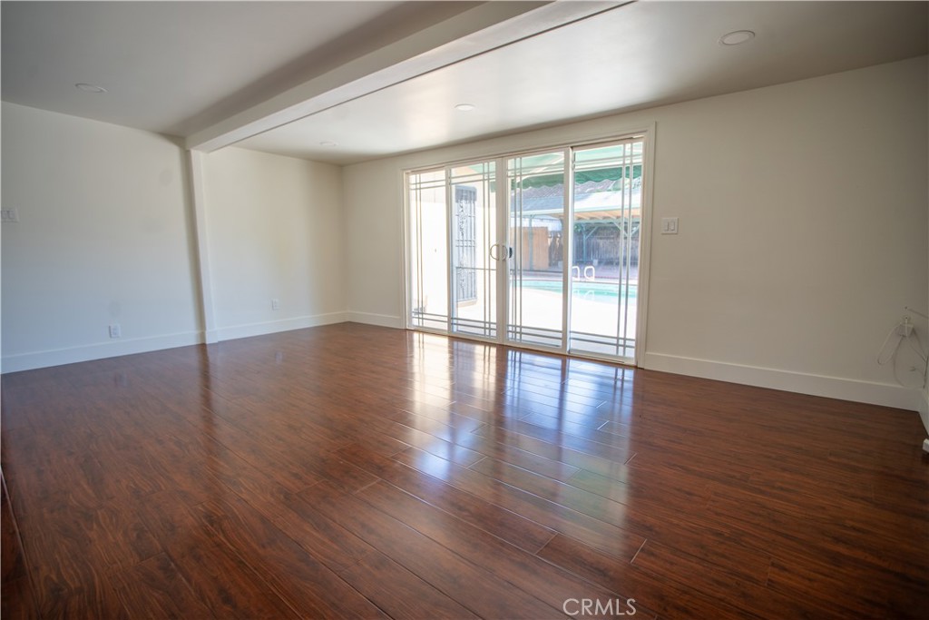 1080 1080 S Los Robles