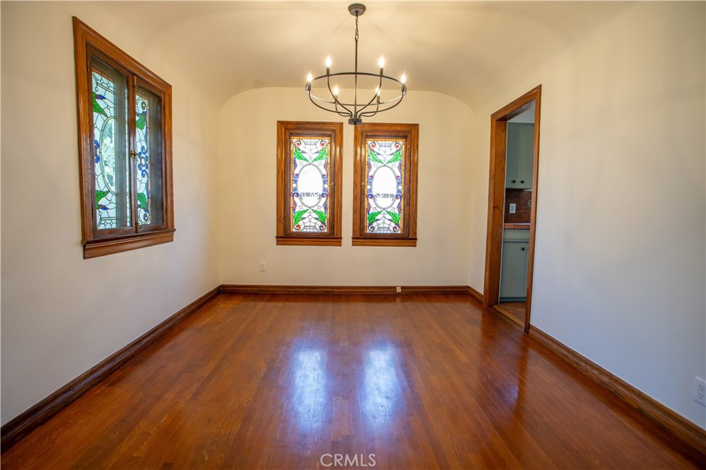 1080 1080 S Los Robles