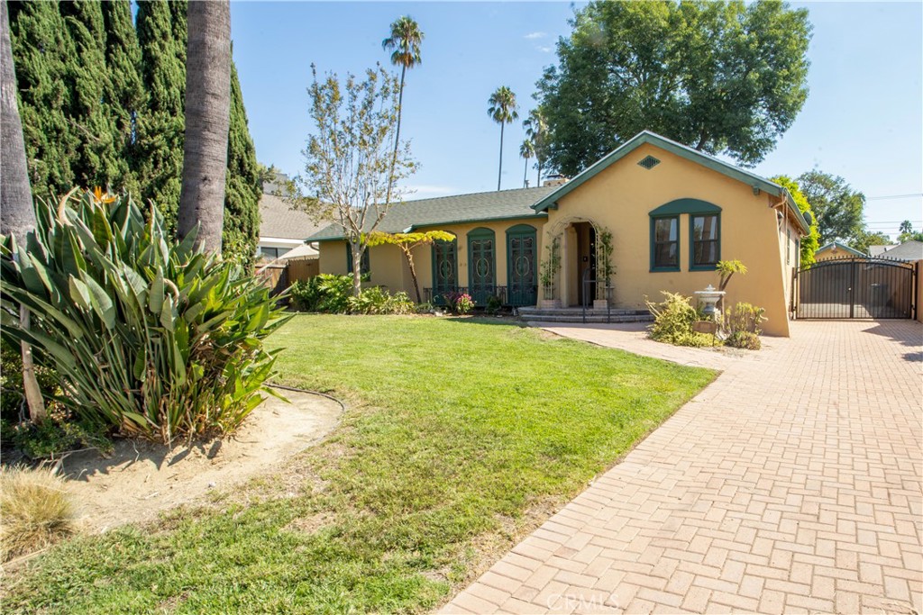 1080 1080 S Los Robles