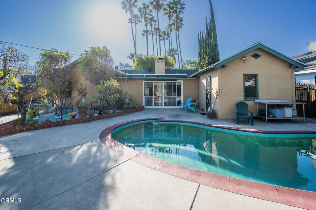 1080 S Los Robles Avenue