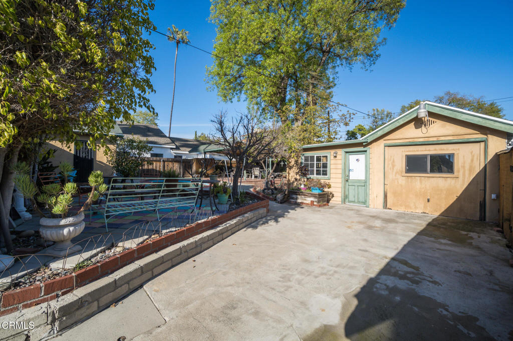 1080 S Los Robles Avenue