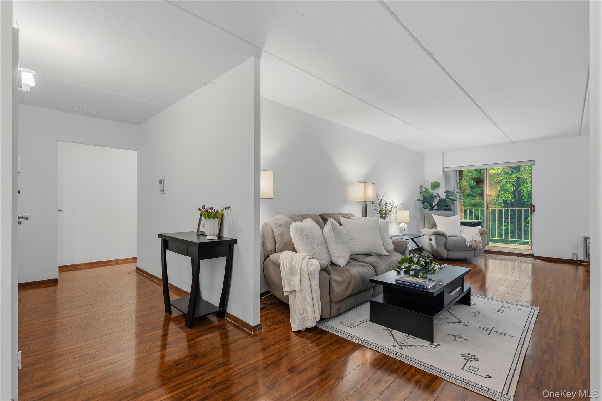 412 Benedict Avenue Unit: 3B