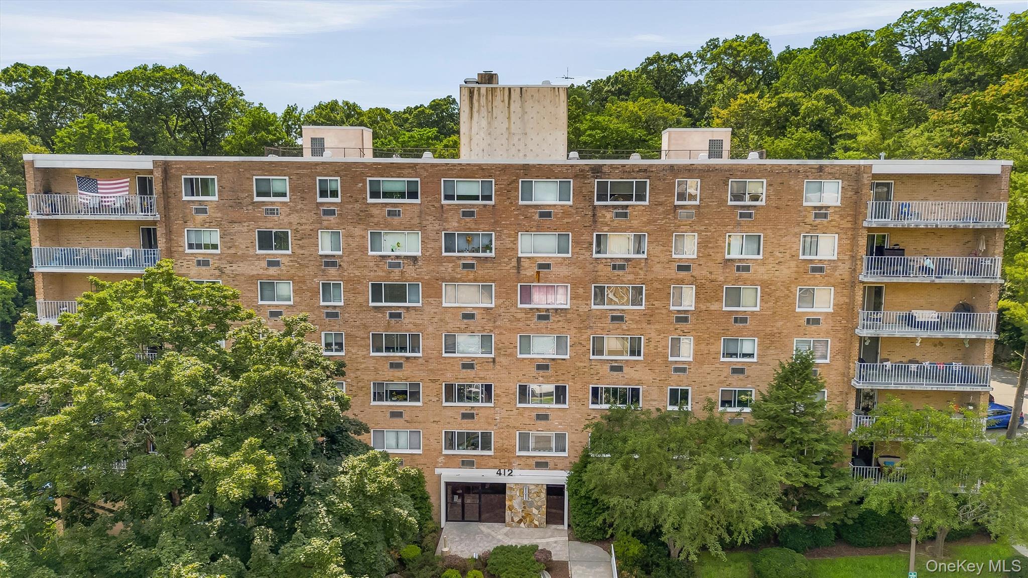 412 Benedict Avenue Unit: 3B