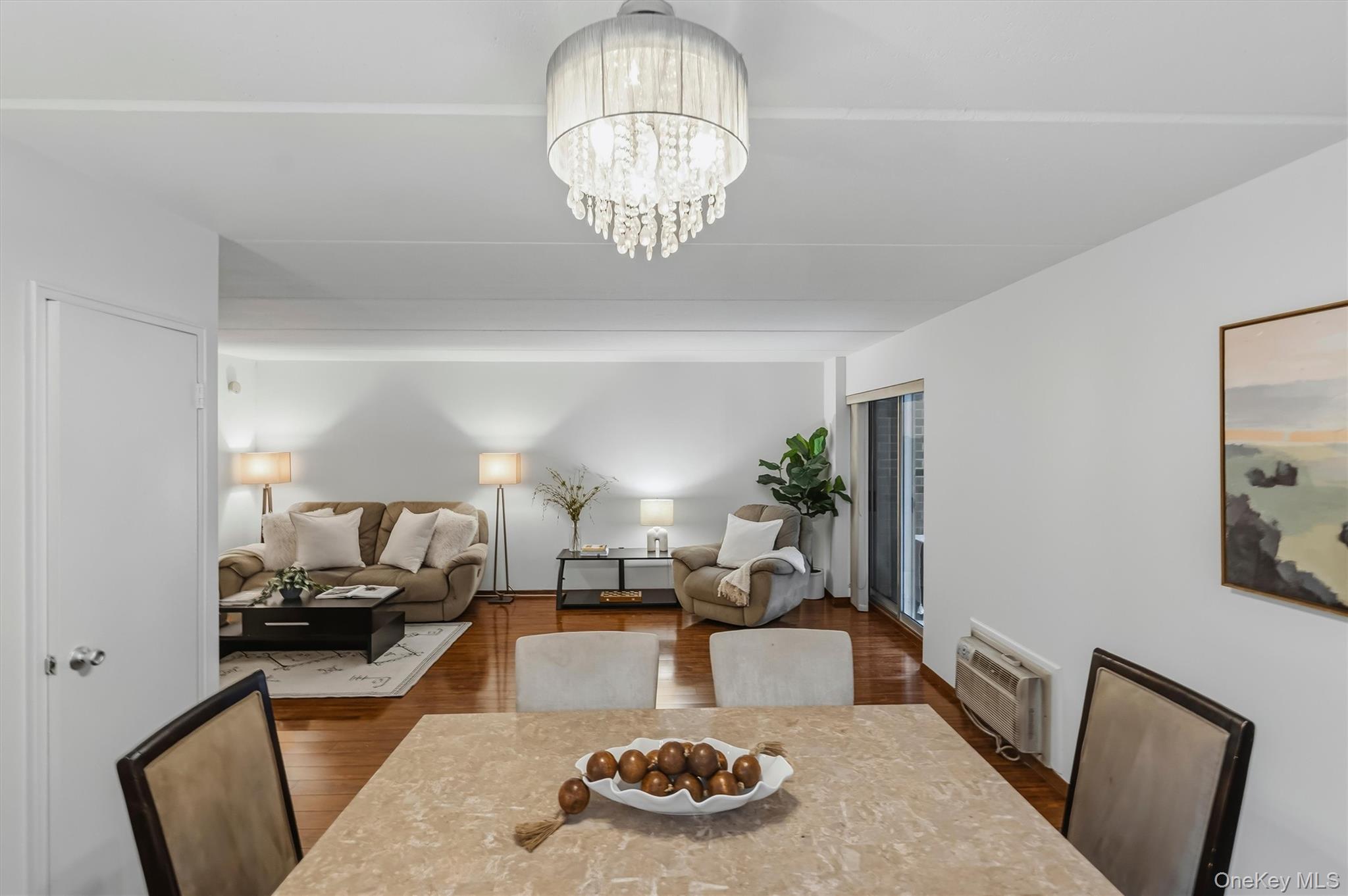 412 Benedict Avenue Unit: 3B