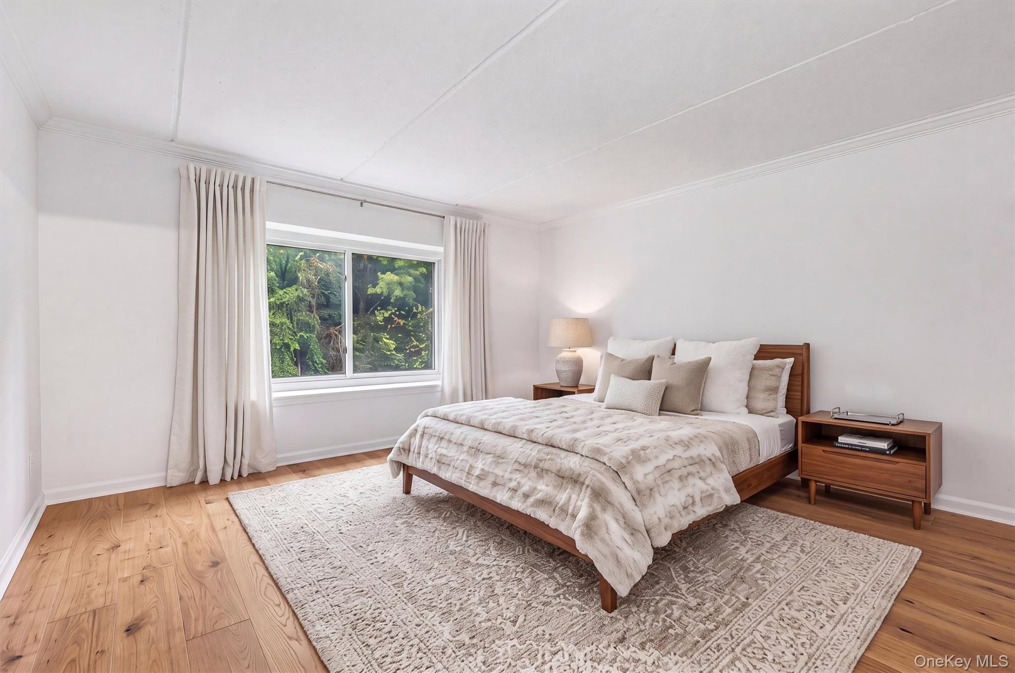 412 Benedict Avenue Unit: 3B