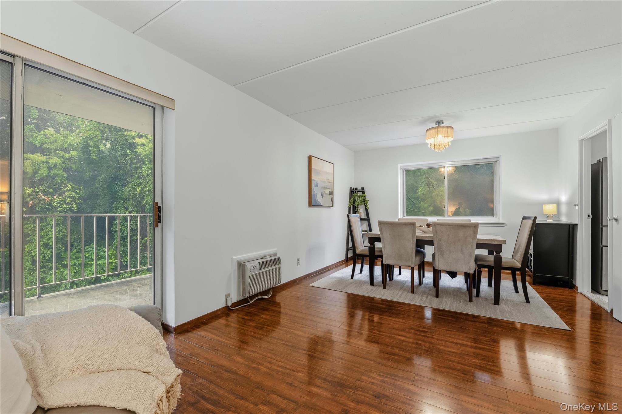 412 Benedict Avenue Unit: 3B