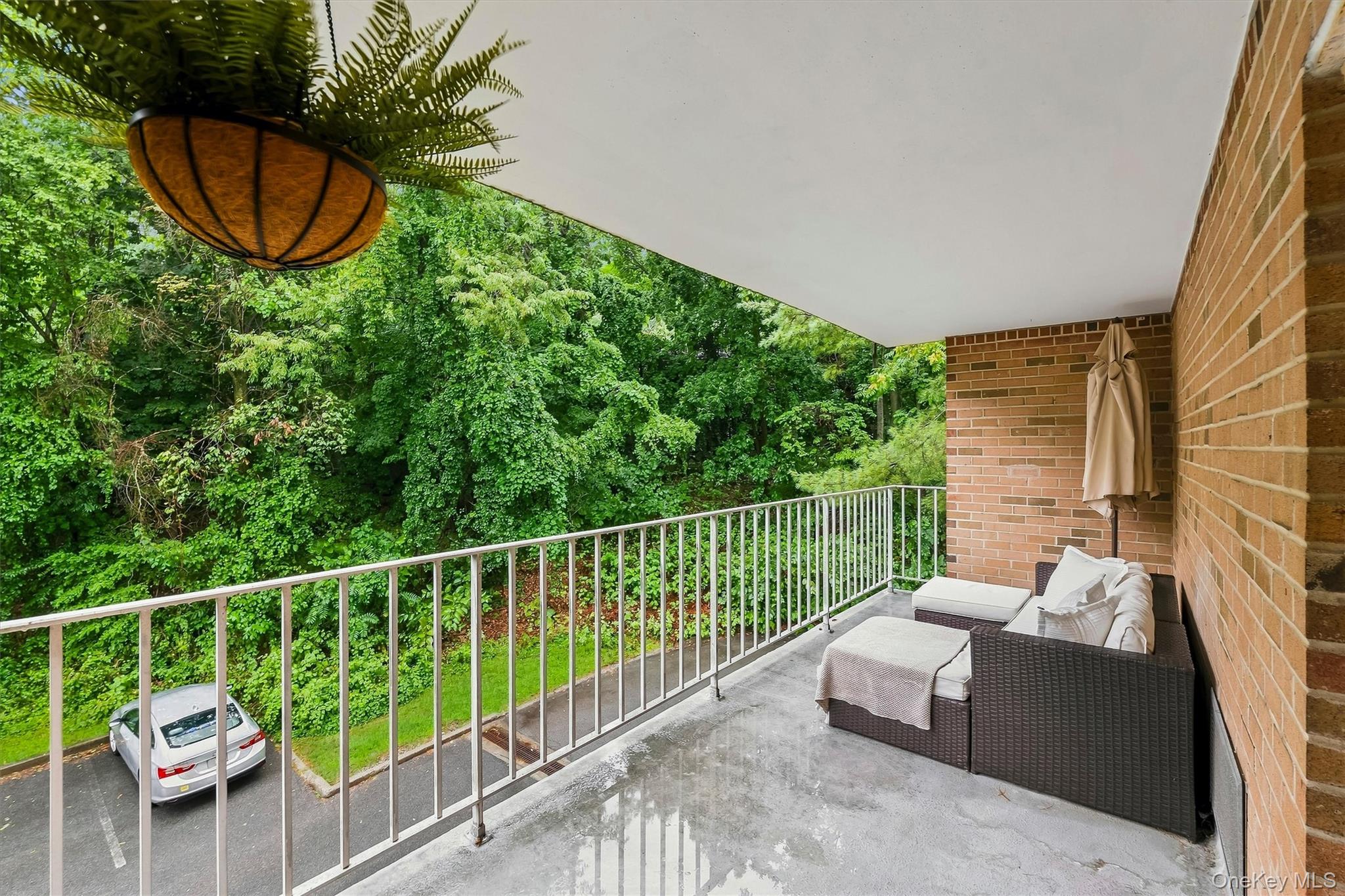 412 Benedict Avenue Unit: 3B