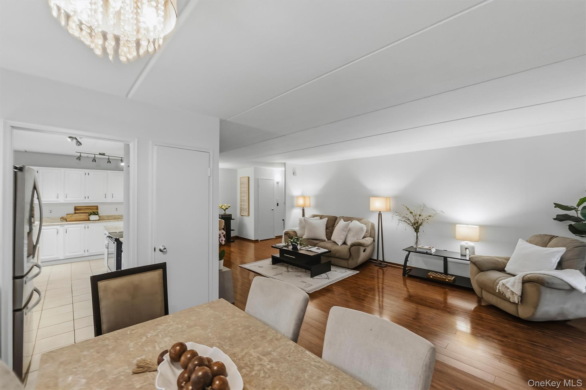 412 Benedict Avenue Unit: 3B