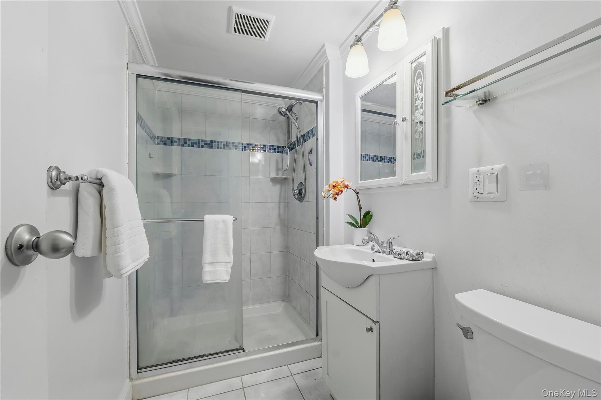 412 Benedict Avenue Unit: 3B