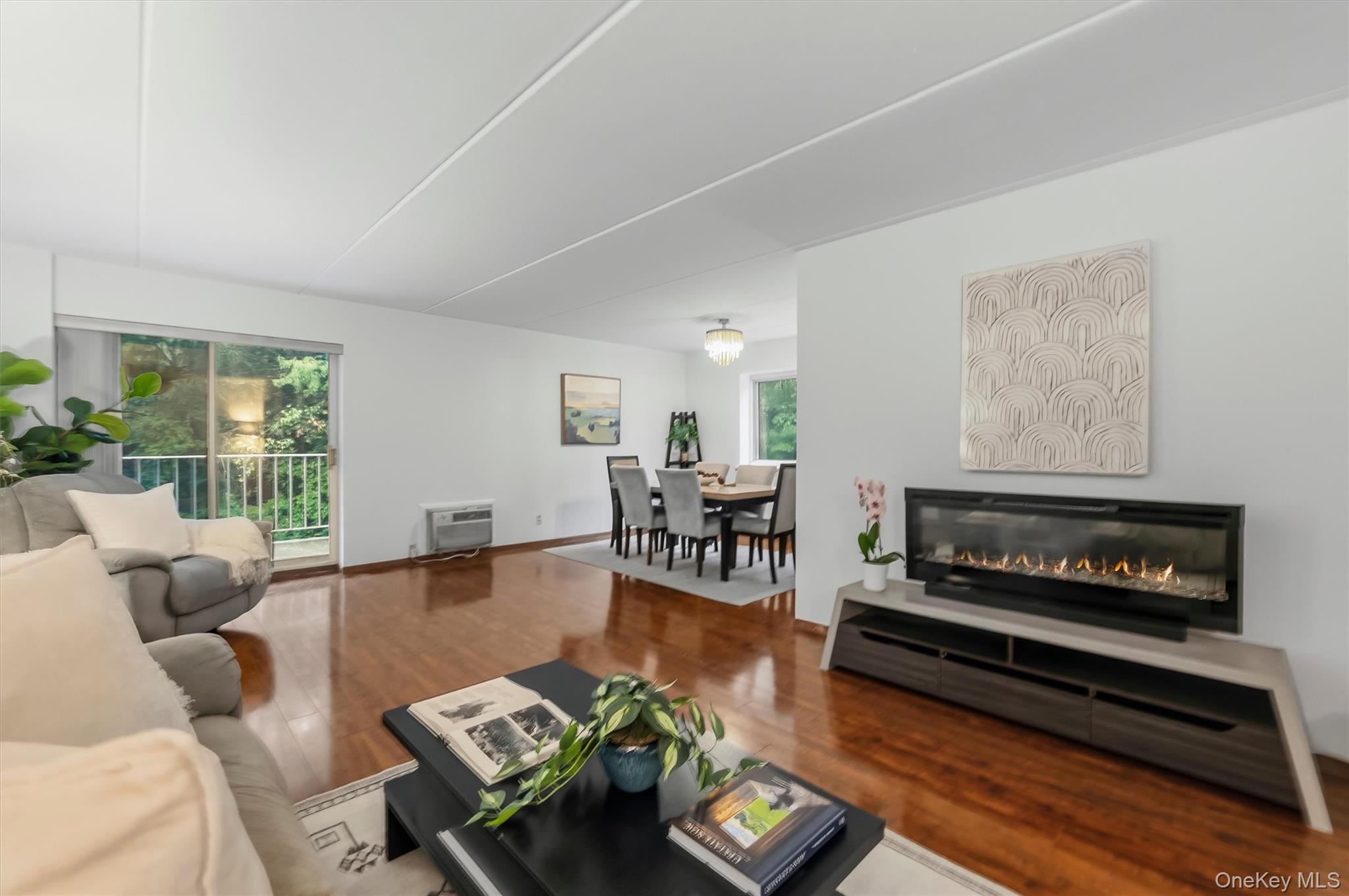 412 Benedict Avenue Unit: 3B