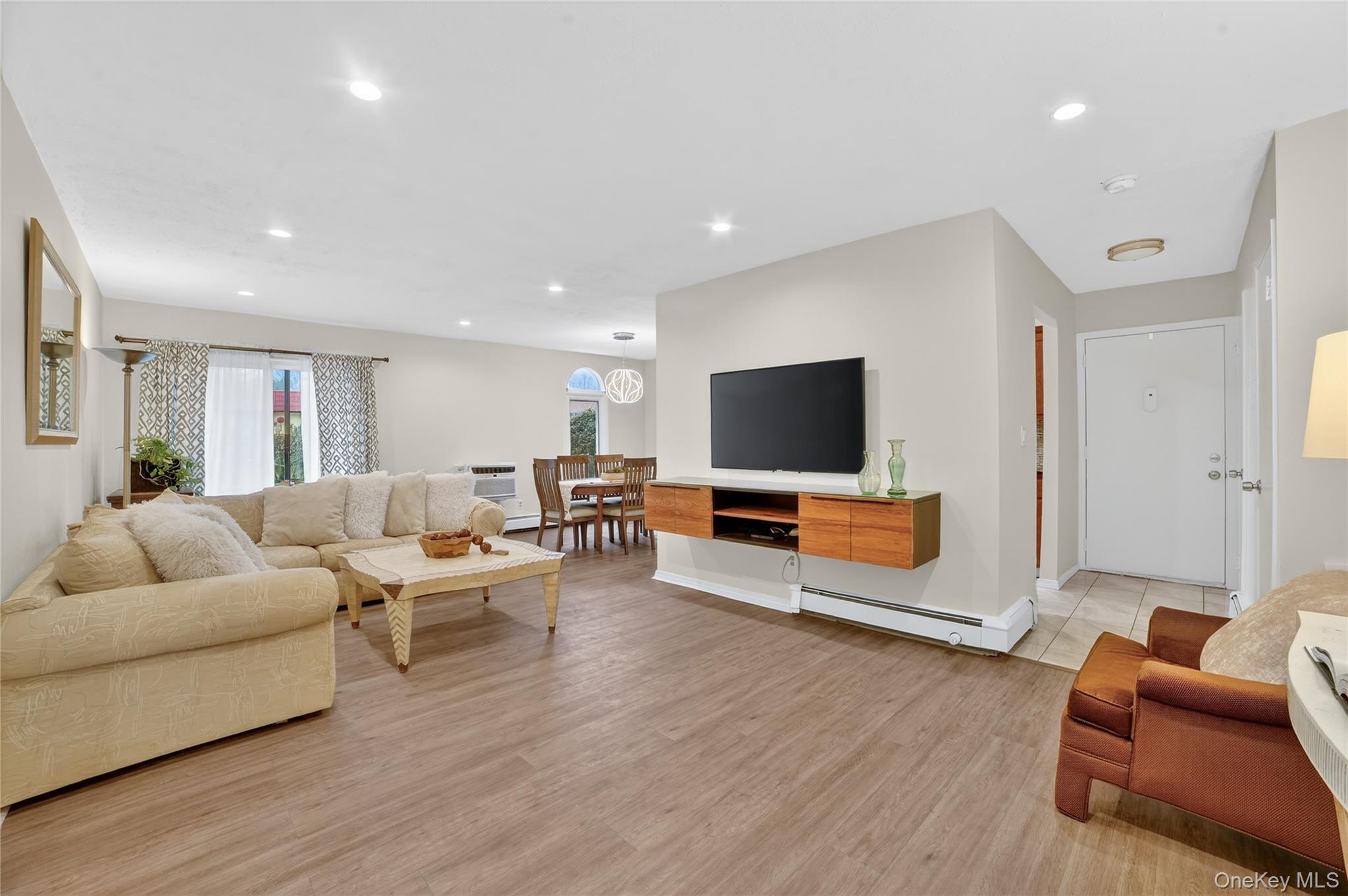 18 Granada Crescent Unit: 14