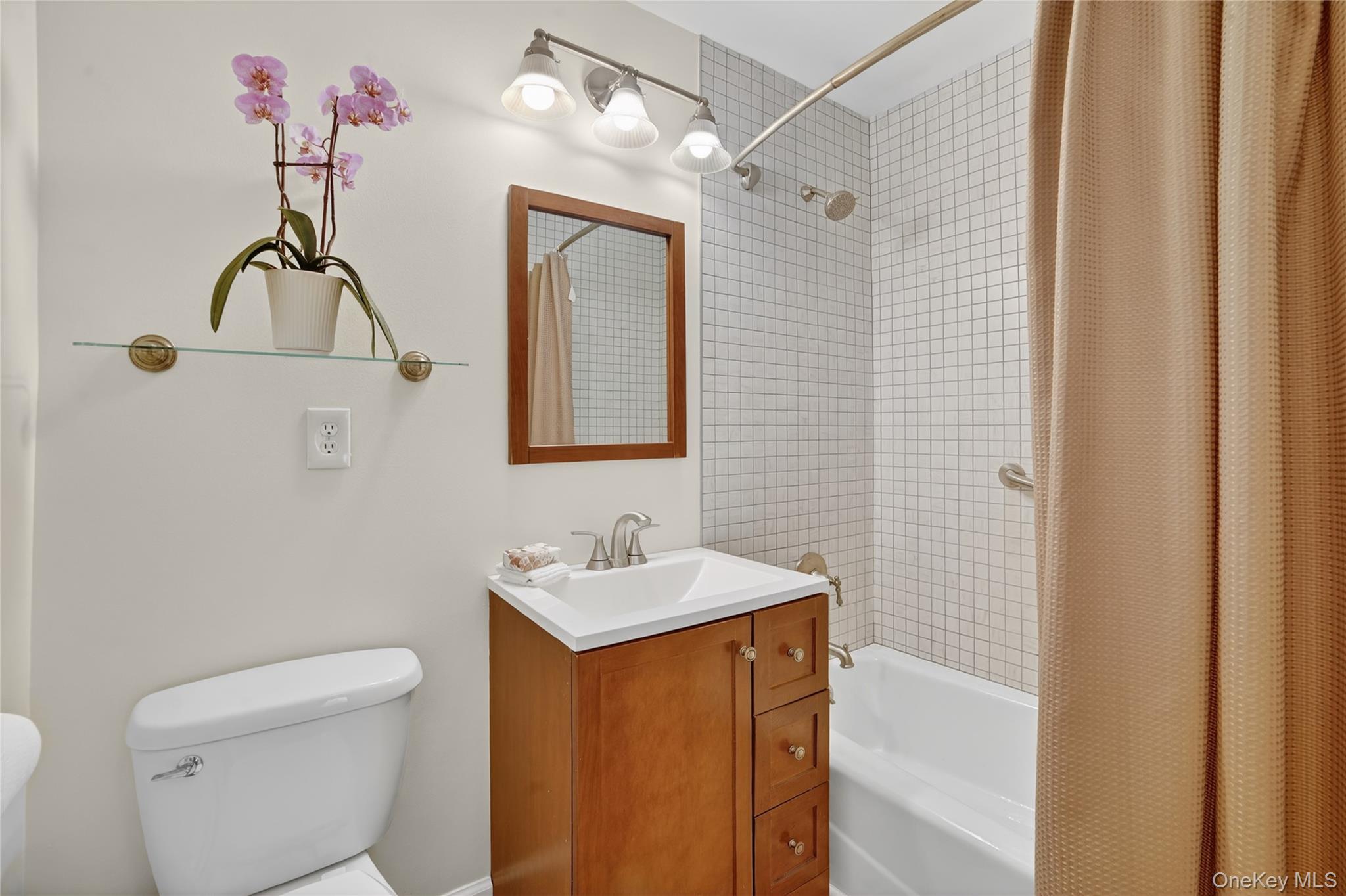 18 Granada Crescent Unit: 14