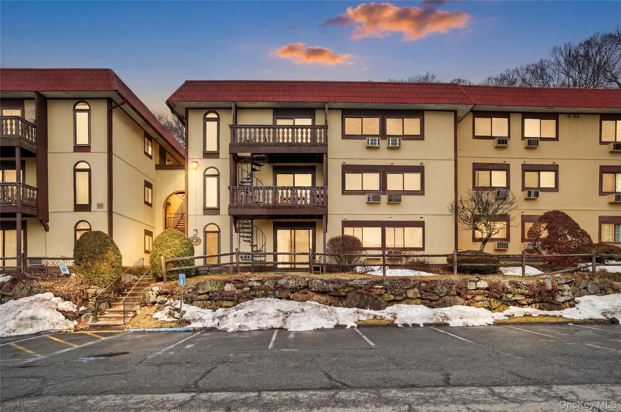 18 Granada Crescent Unit: 14