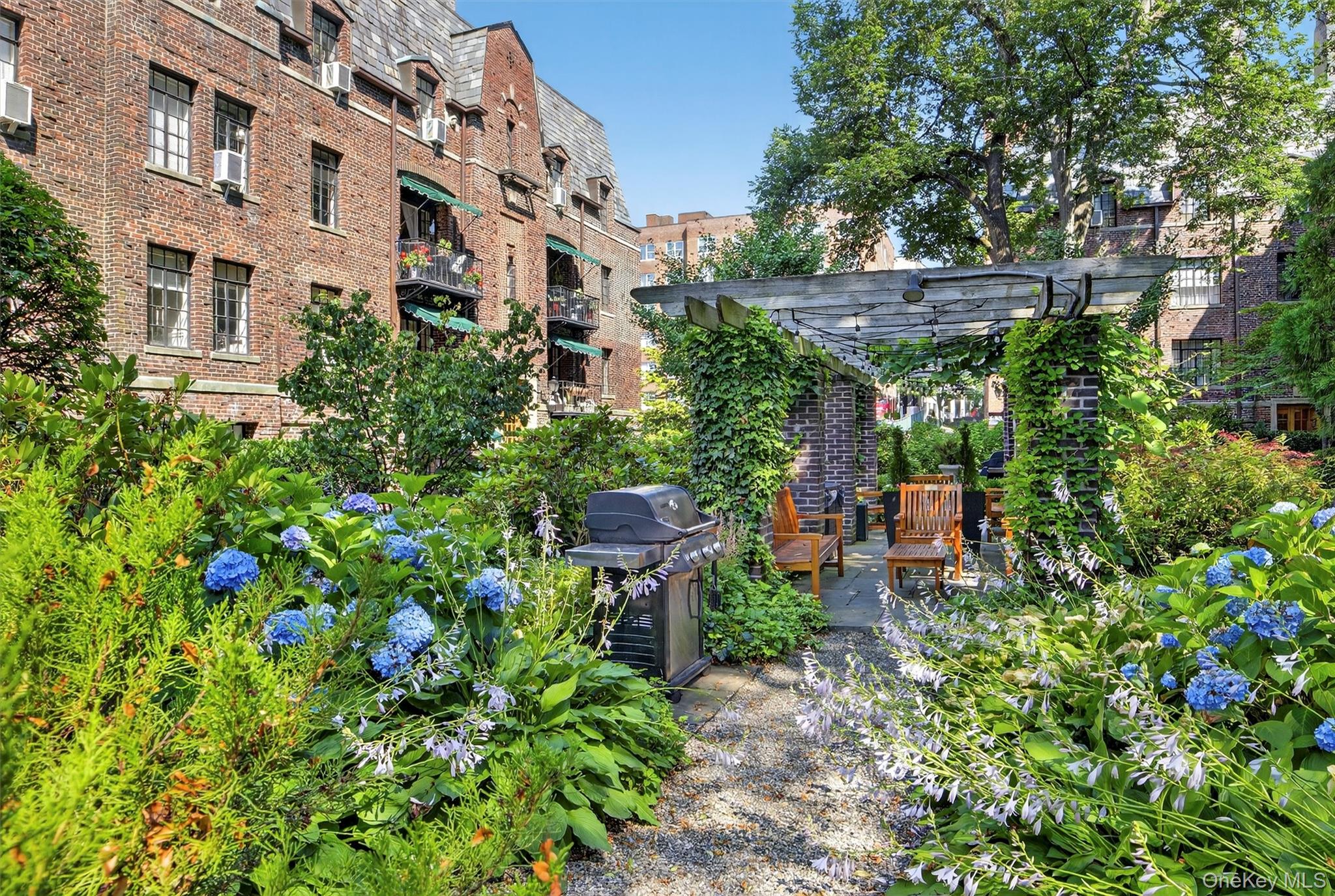 20 N Broadway Unit: O372