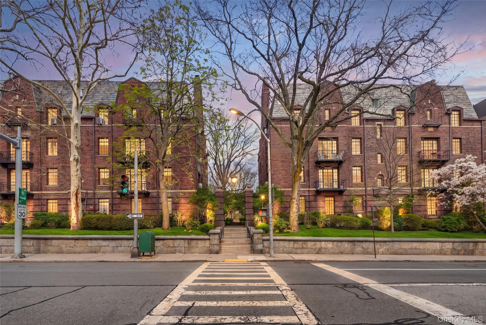 20 N Broadway Unit: O372