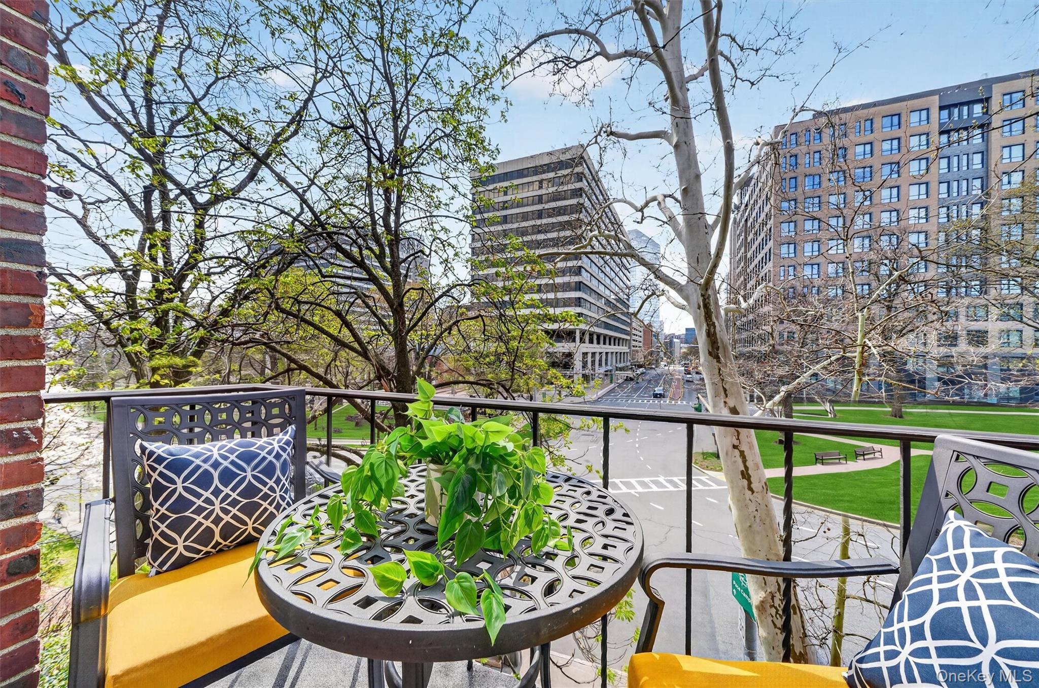 20 N Broadway Unit: O372