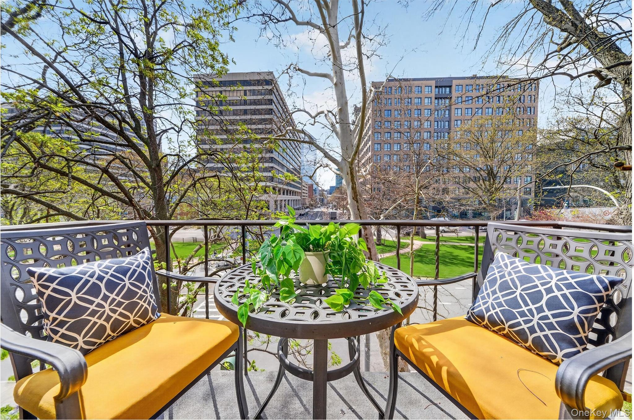 20 N Broadway Unit: O372