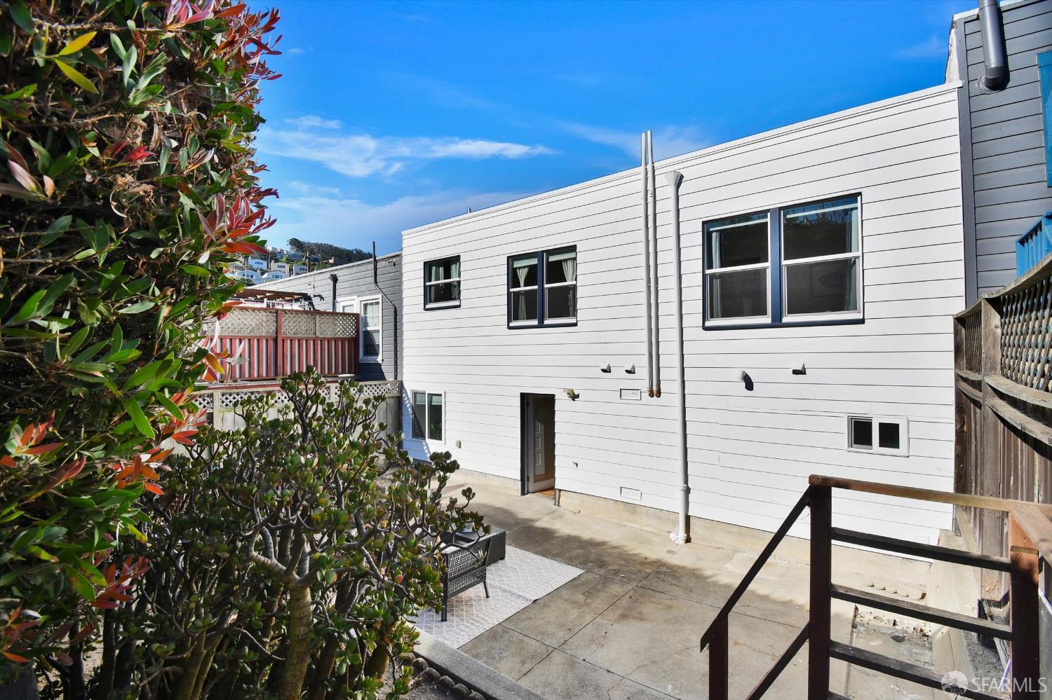 19 Robinson Drive