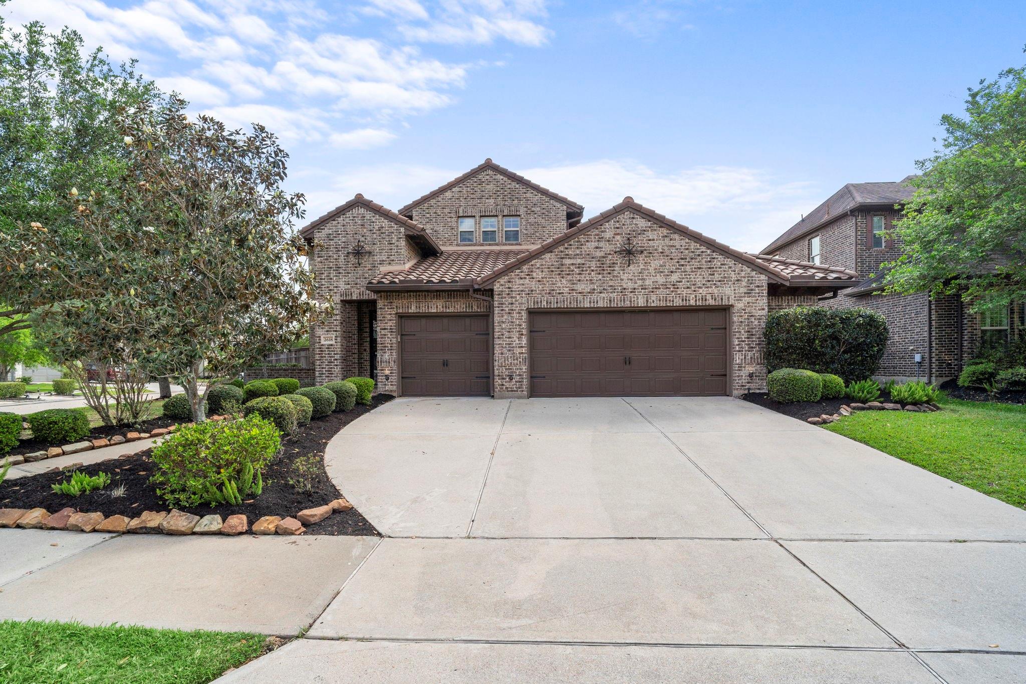 2618 Lazy Vine Lane
