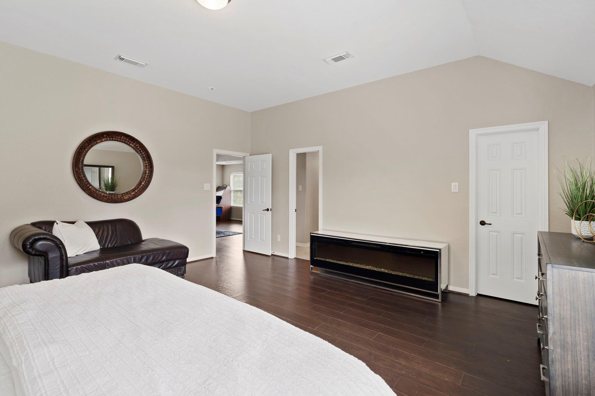 4502 Creek Point Lane