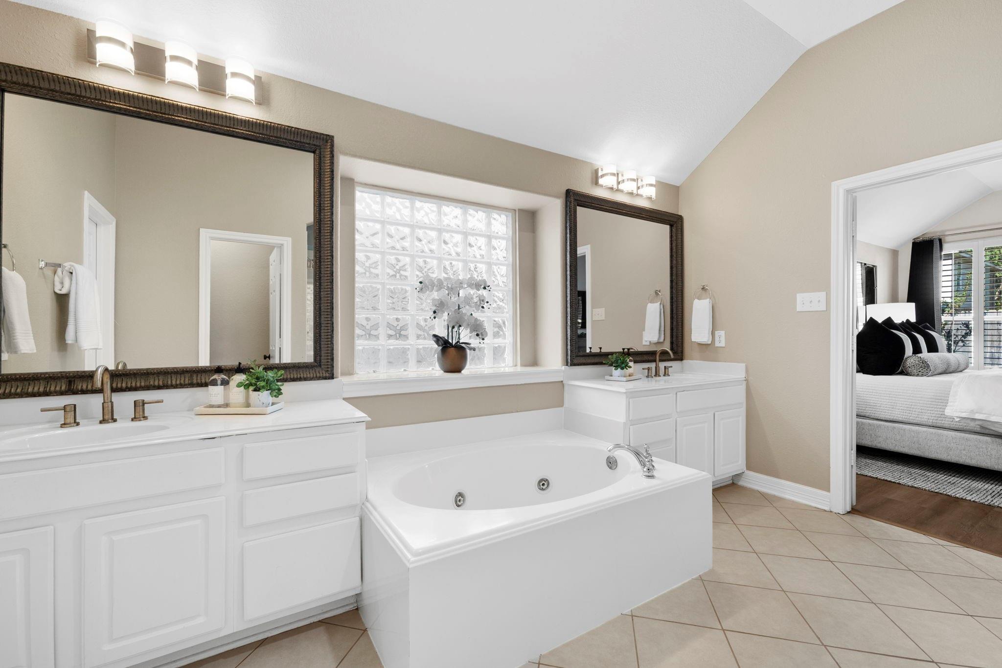 3011 Manchester Cove