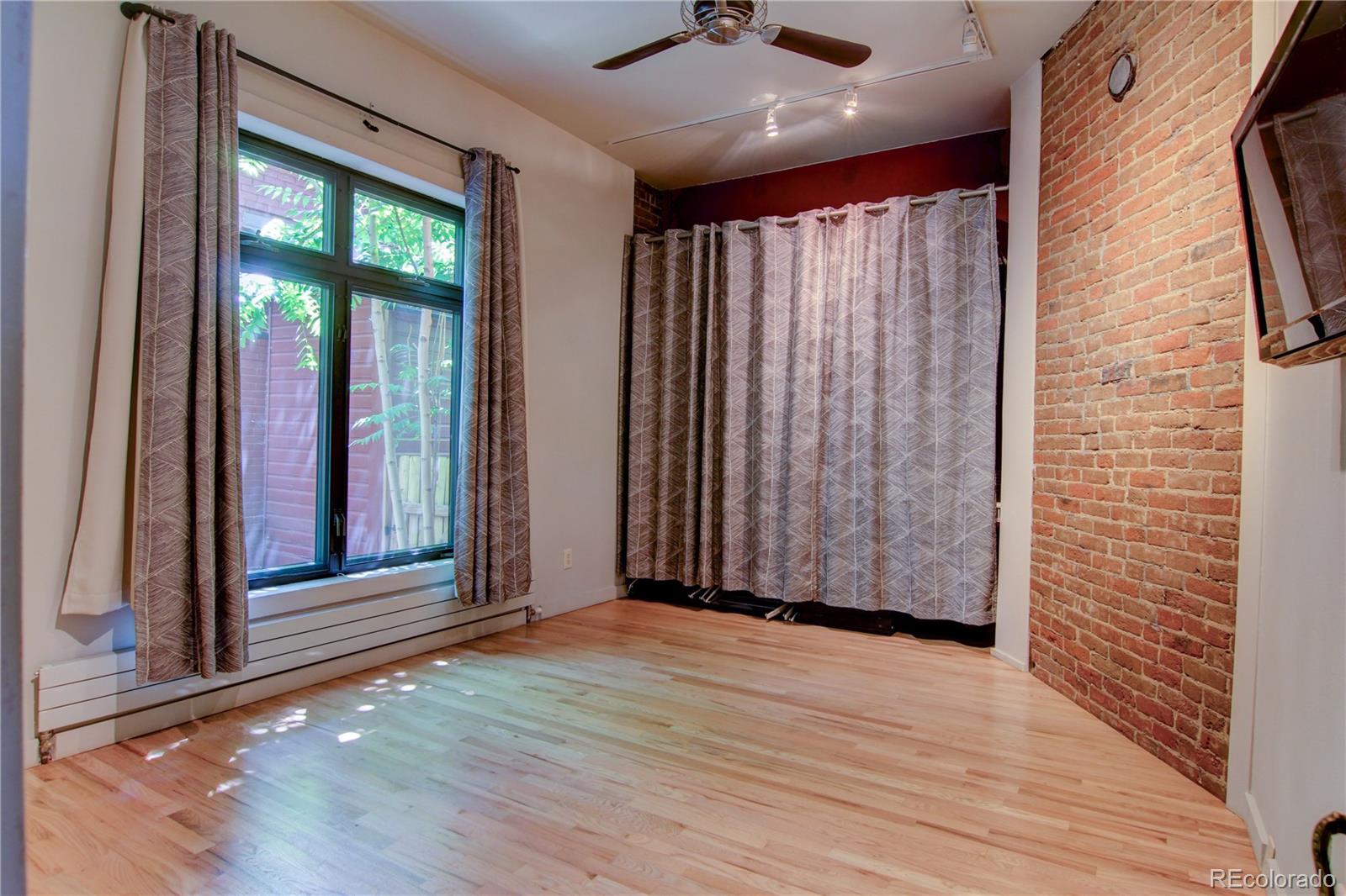3259 W Hayward Place