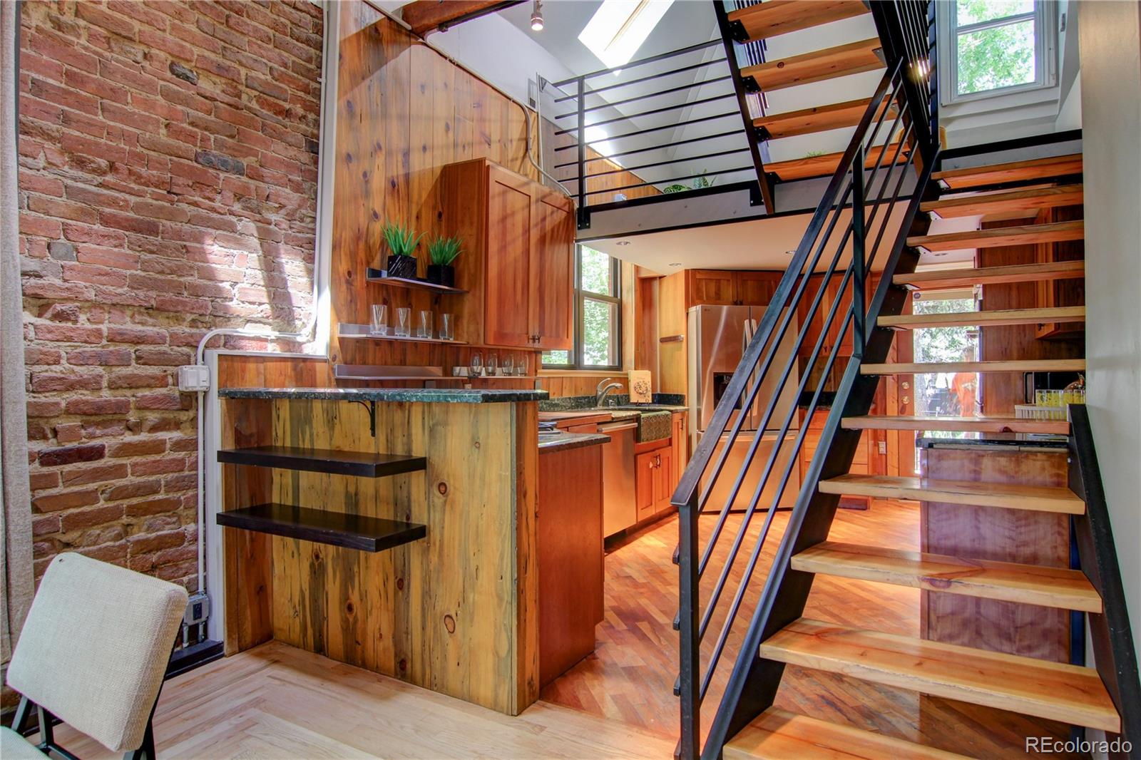 3259 W Hayward Place