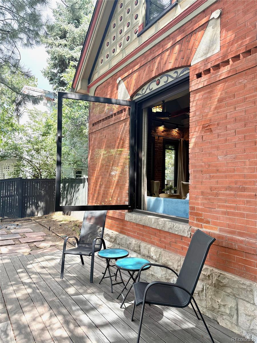 3259 W Hayward Place