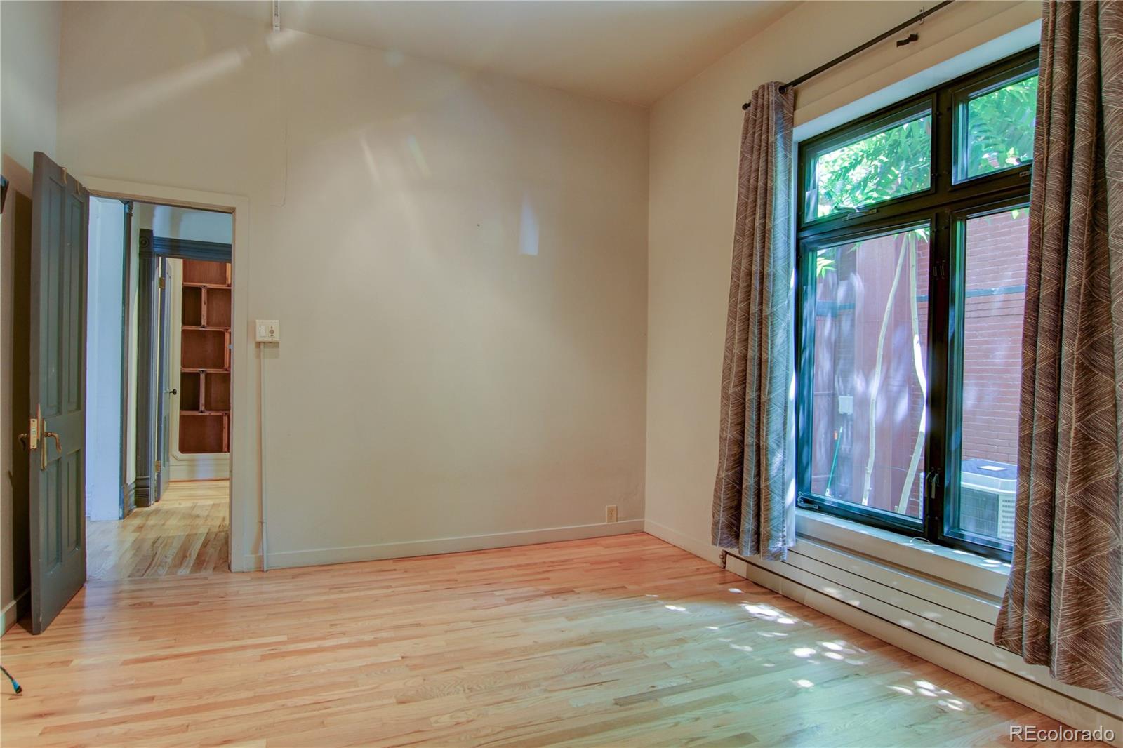 3259 W Hayward Place