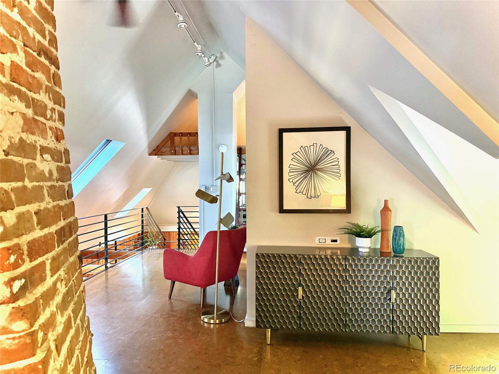 3259 W Hayward Place