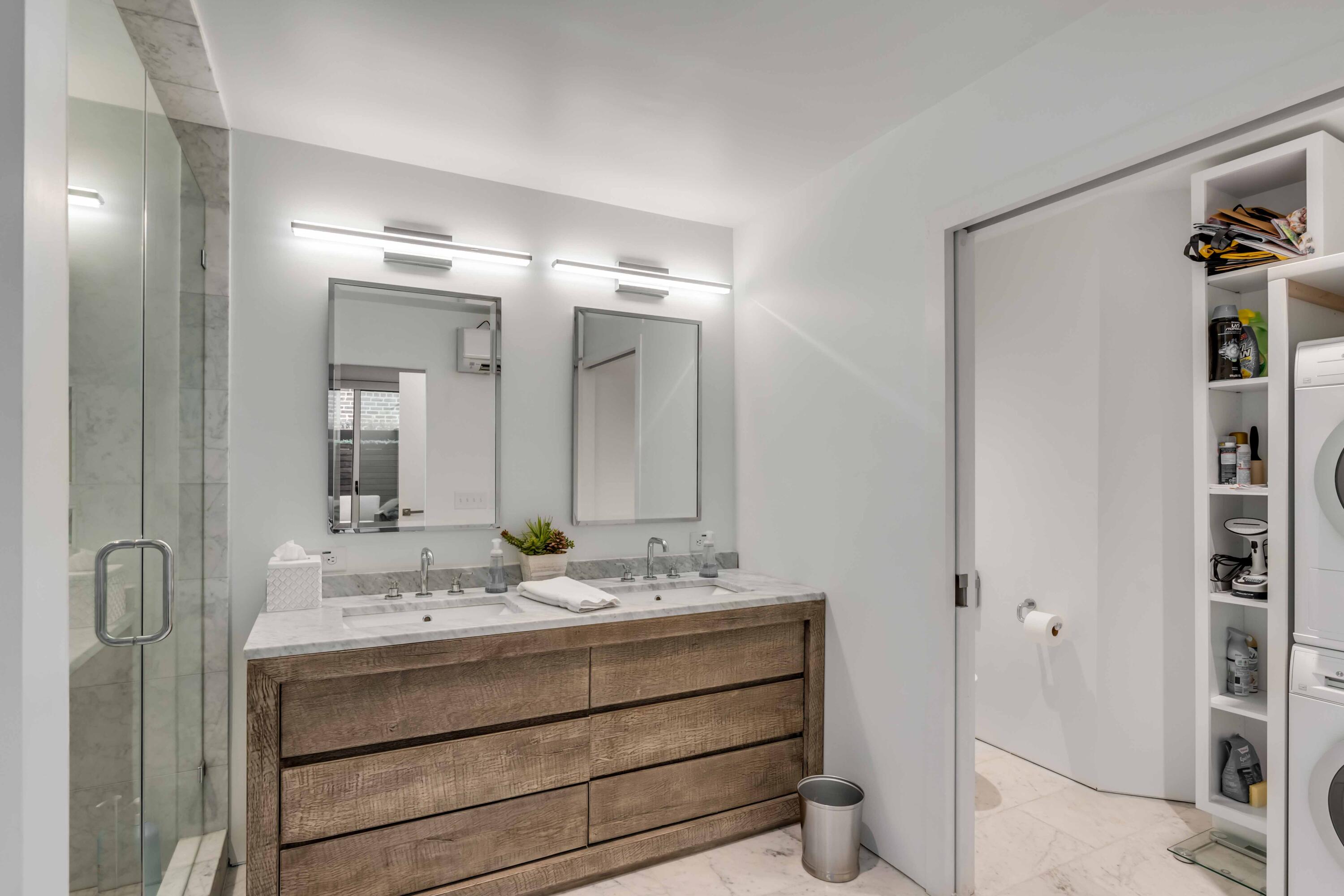 377 King Street # 209