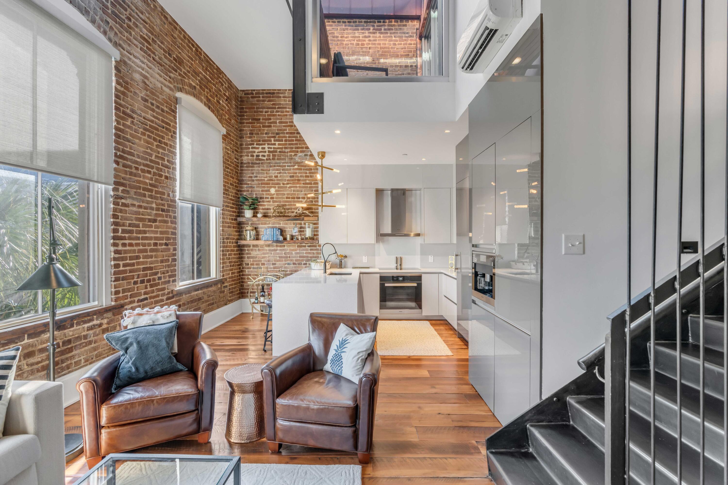 377 King Street # 209