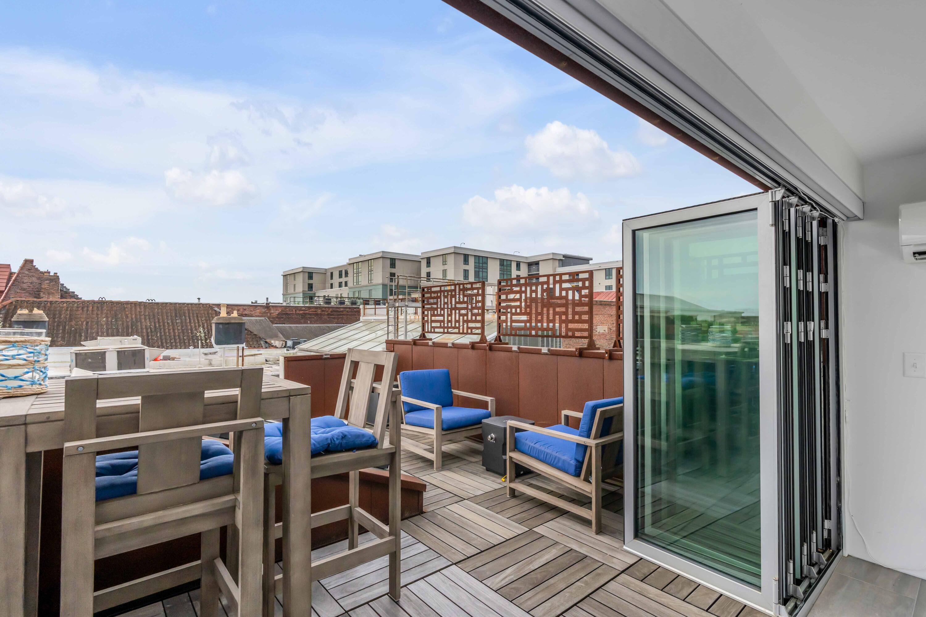 377 King Street # 209