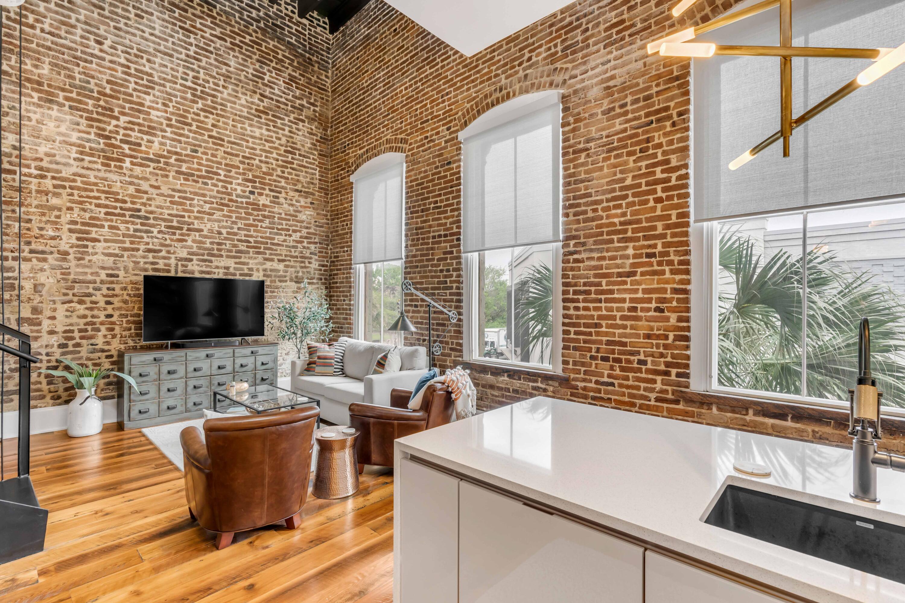 377 King Street # 209