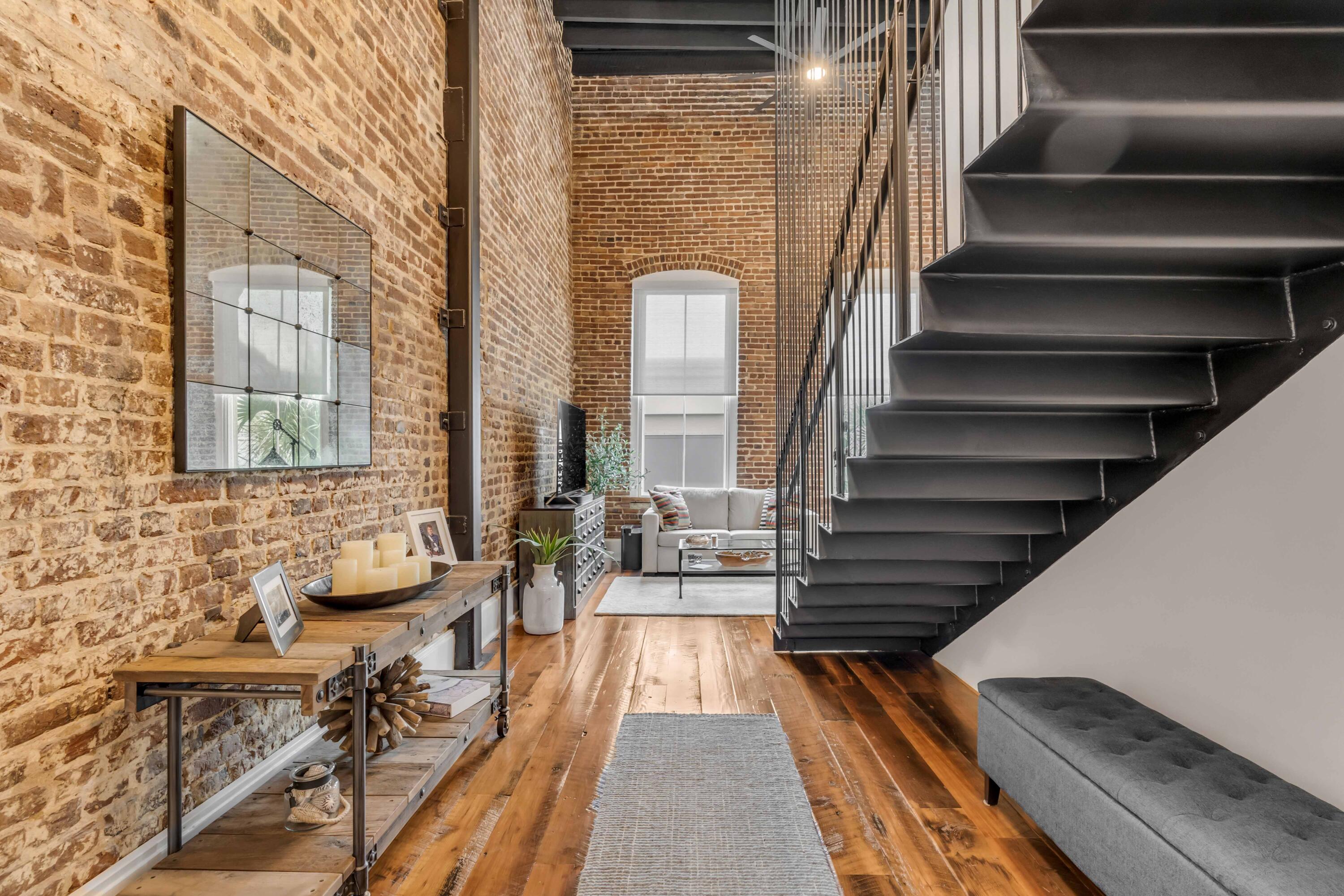 377 King Street # 209