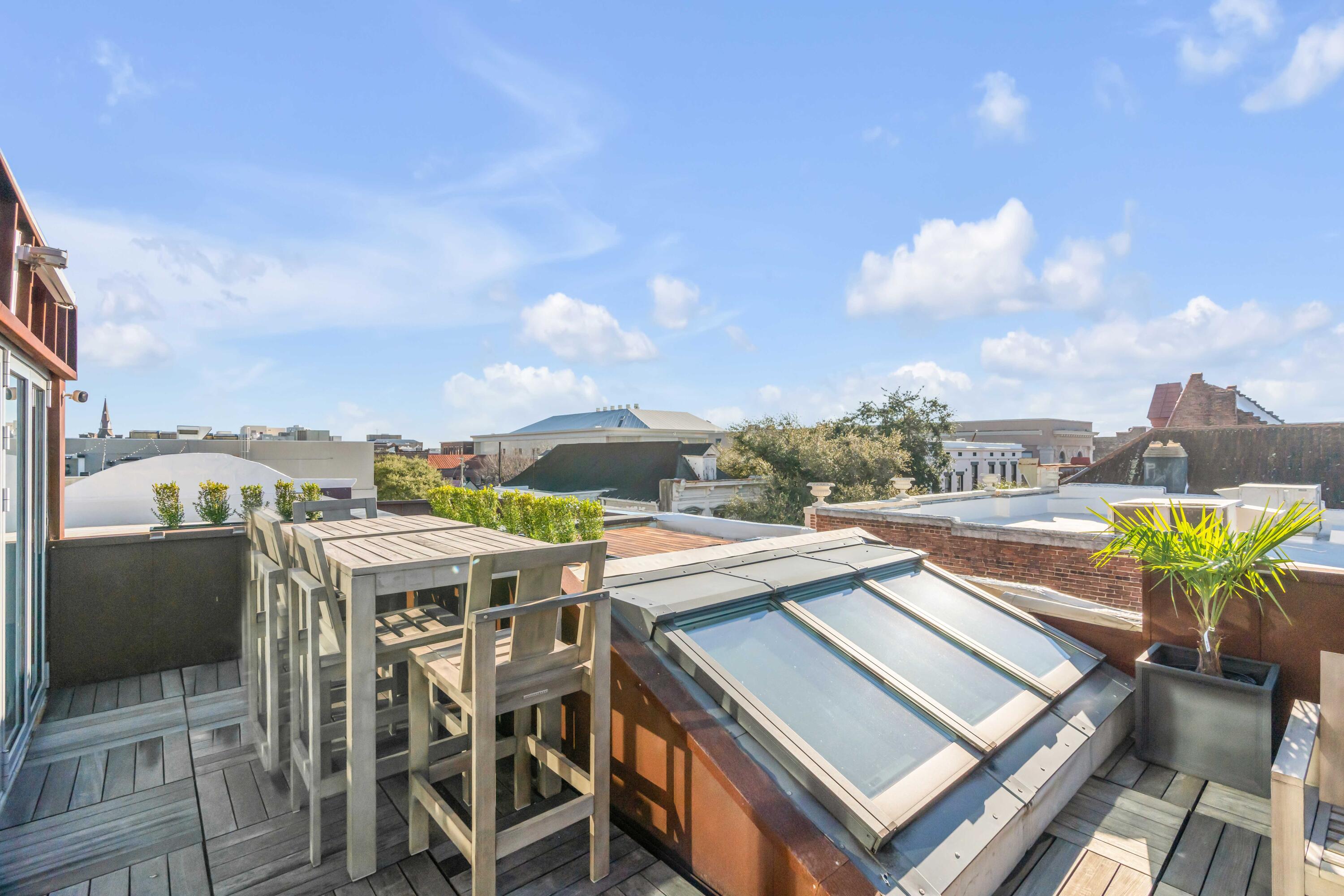 377 King Street # 209