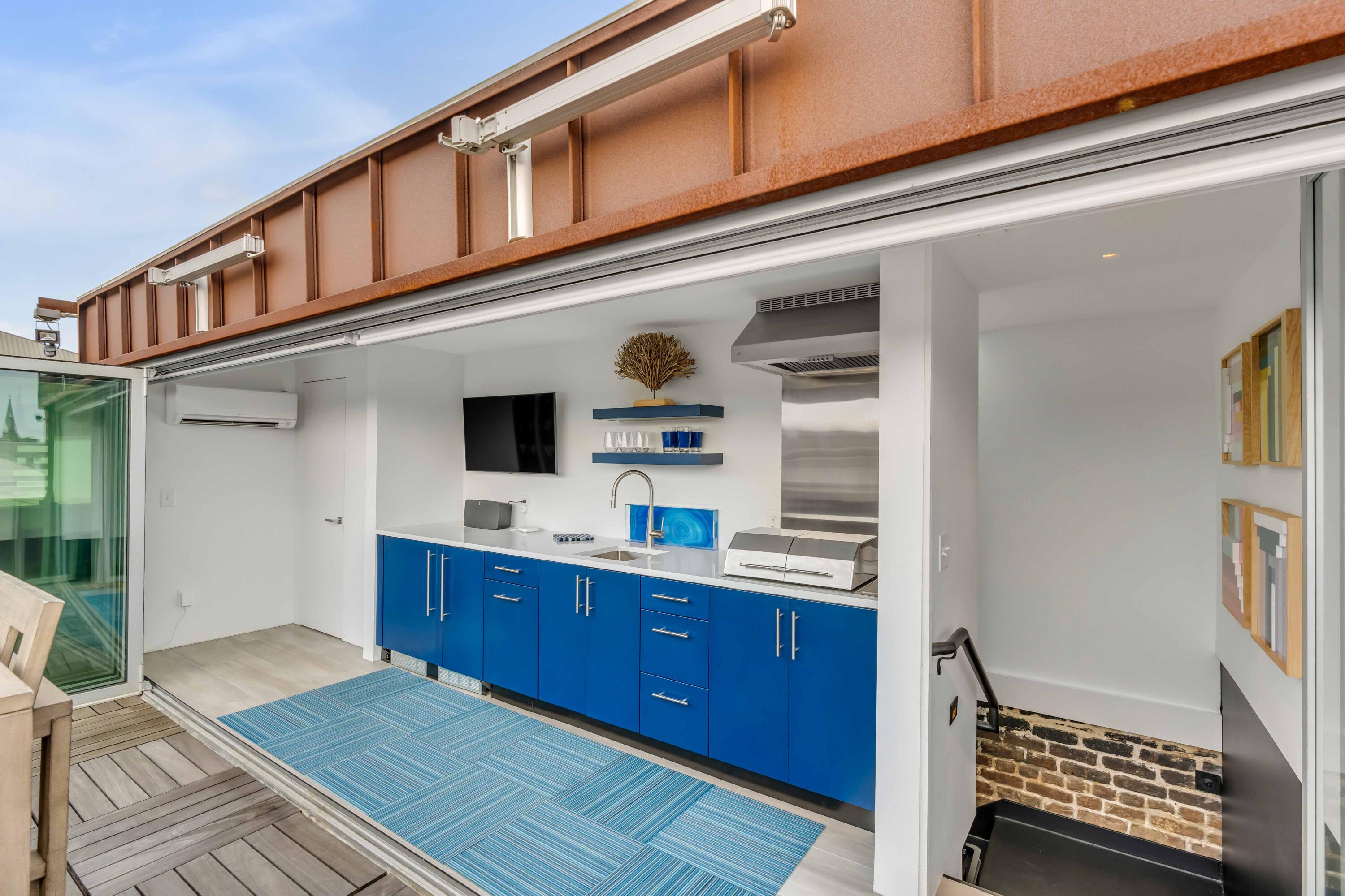 377 King Street # 209