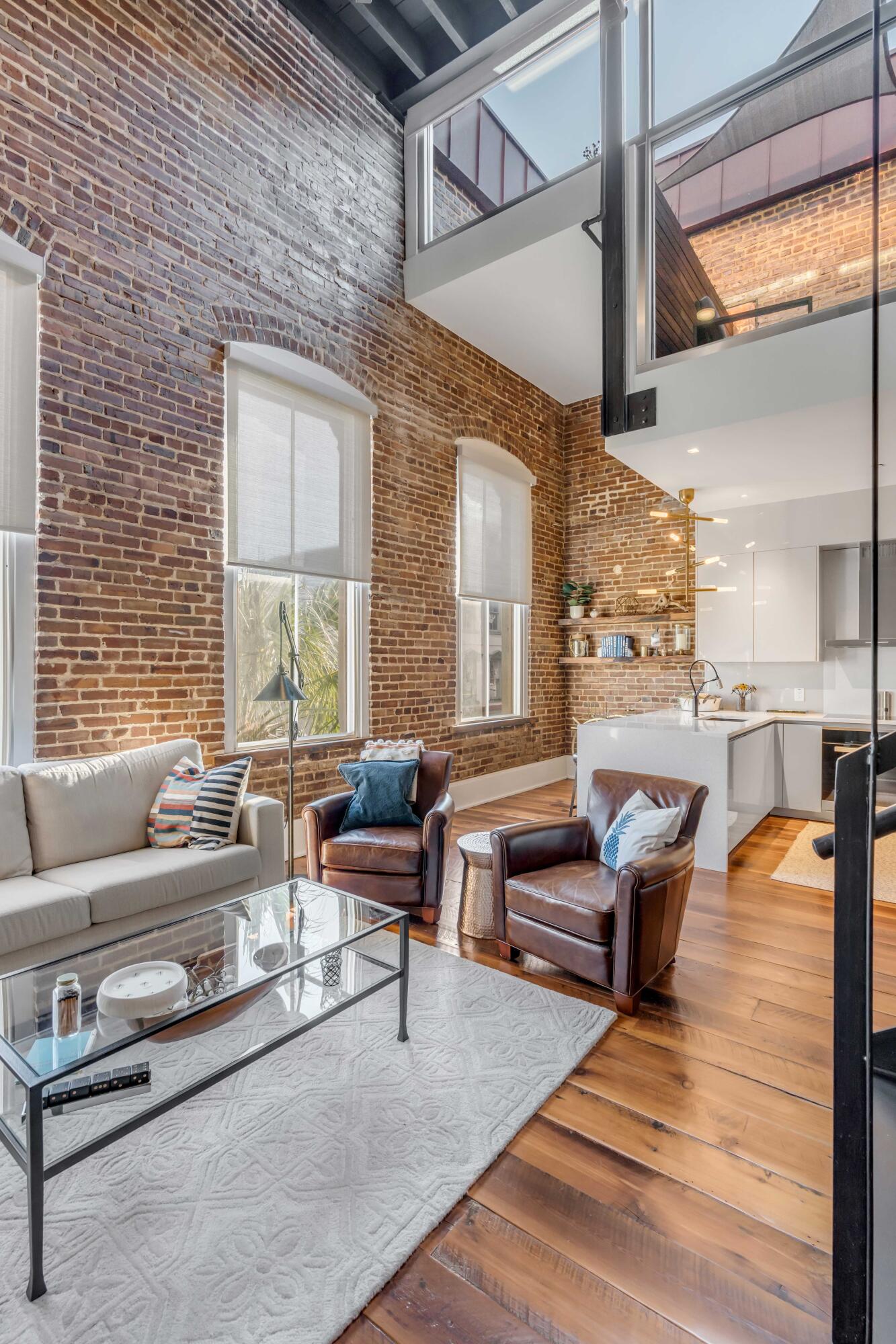 377 King Street # 209